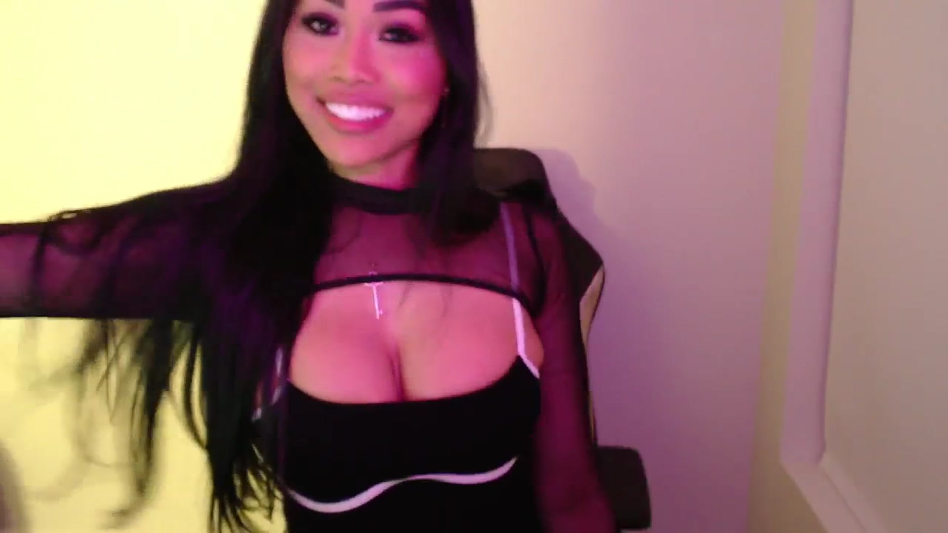 Gallery image thumbnail from SinCityVEE's myfreecams stream on, 09/14/2024, 10:05 image 15 of 20