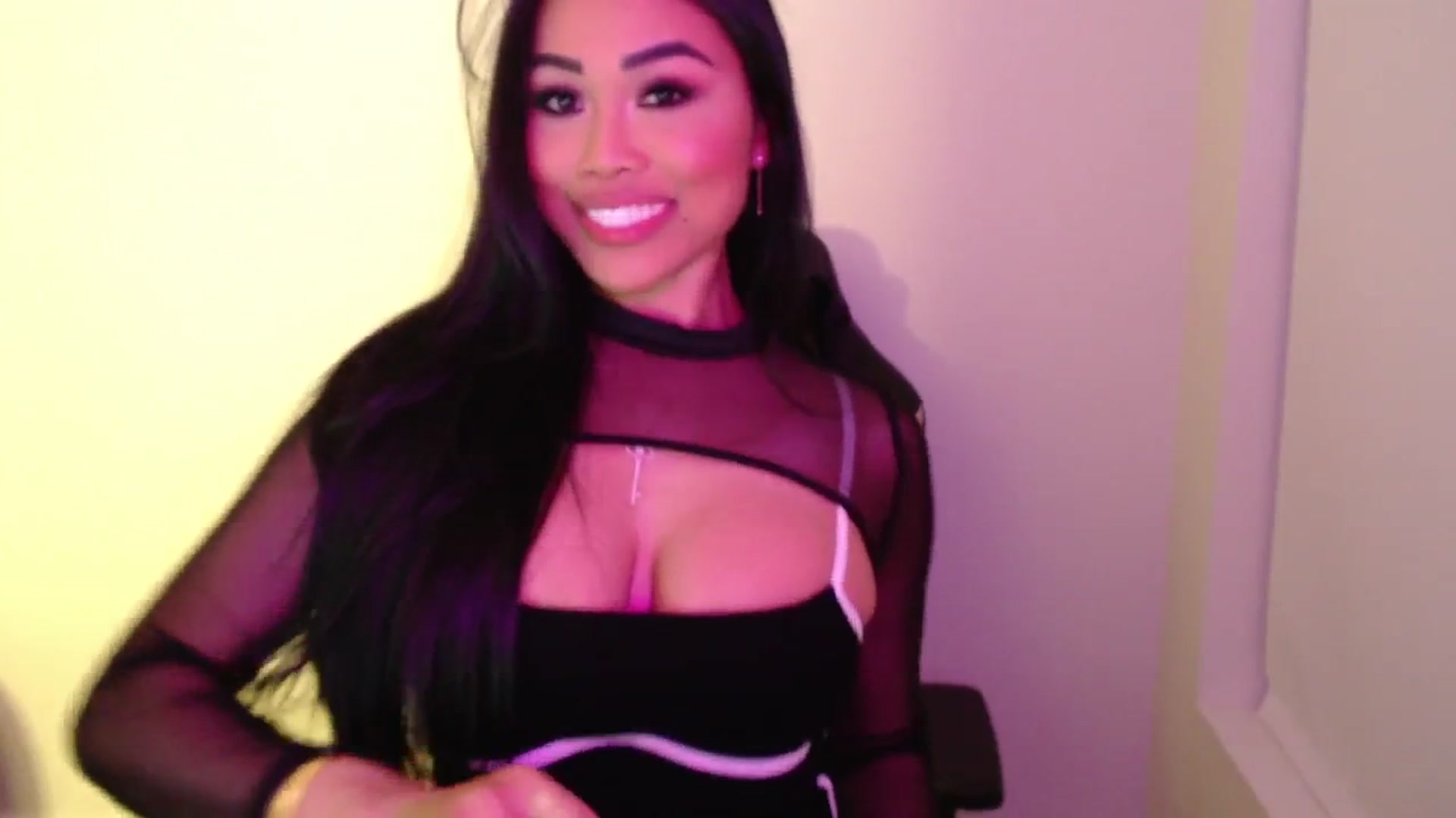 Gallery image thumbnail from SinCityVEE's myfreecams stream on, 09/14/2024, 10:05 image 18 of 20