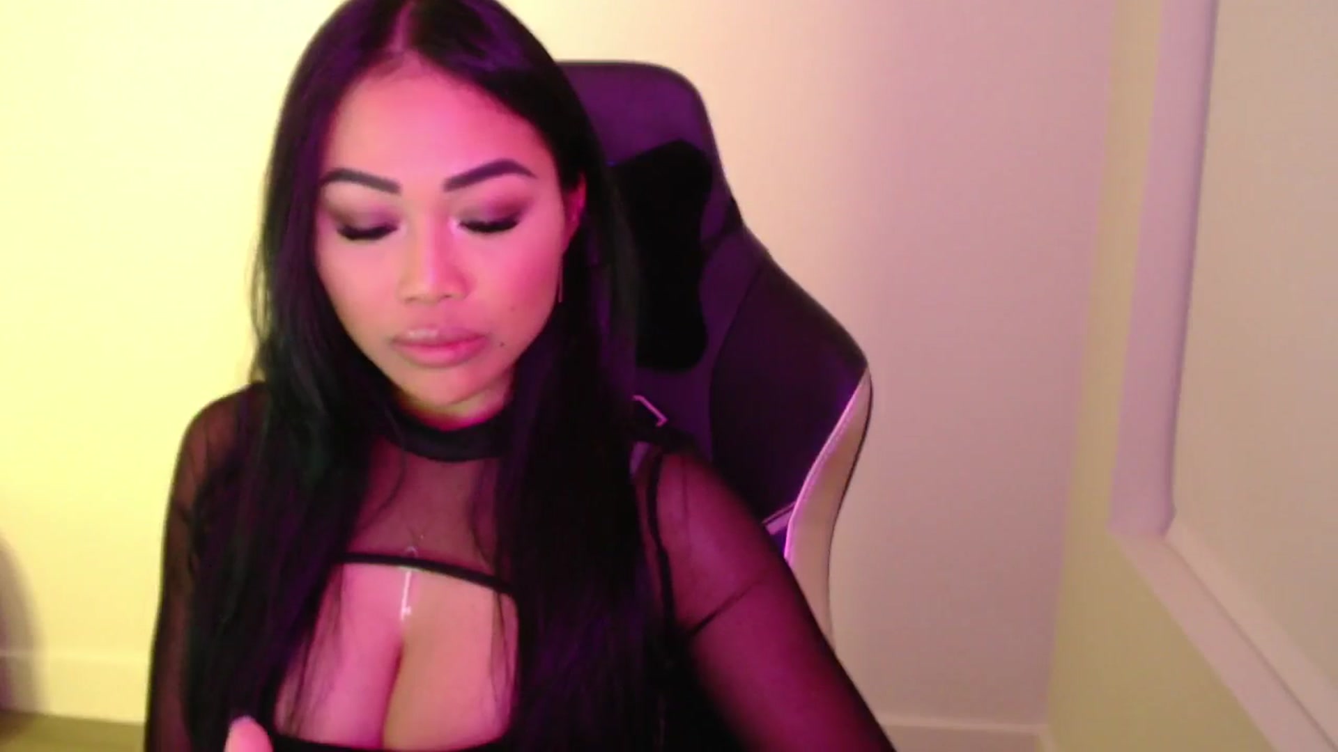 Gallery image thumbnail from SinCityVEE's myfreecams stream on, 09/14/2024, 10:05 image 4 of 20