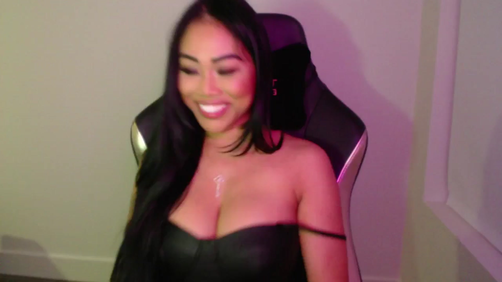 Gallery image thumbnail from SinCityVEE's myfreecams stream on, 09/15/2024, 08:53 image 8 of 20