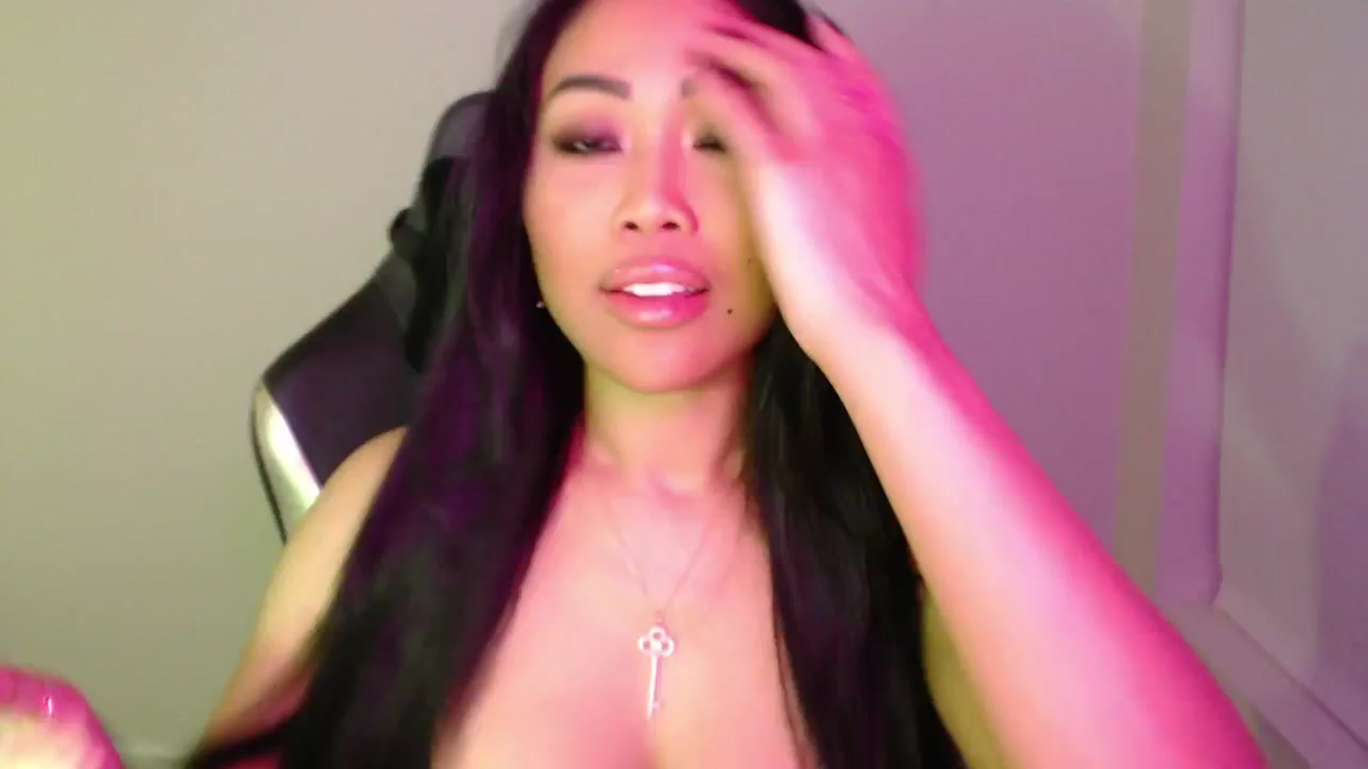 Gallery image thumbnail from SinCityVEE's myfreecams stream on, 09/15/2024, 08:53 image 15 of 20