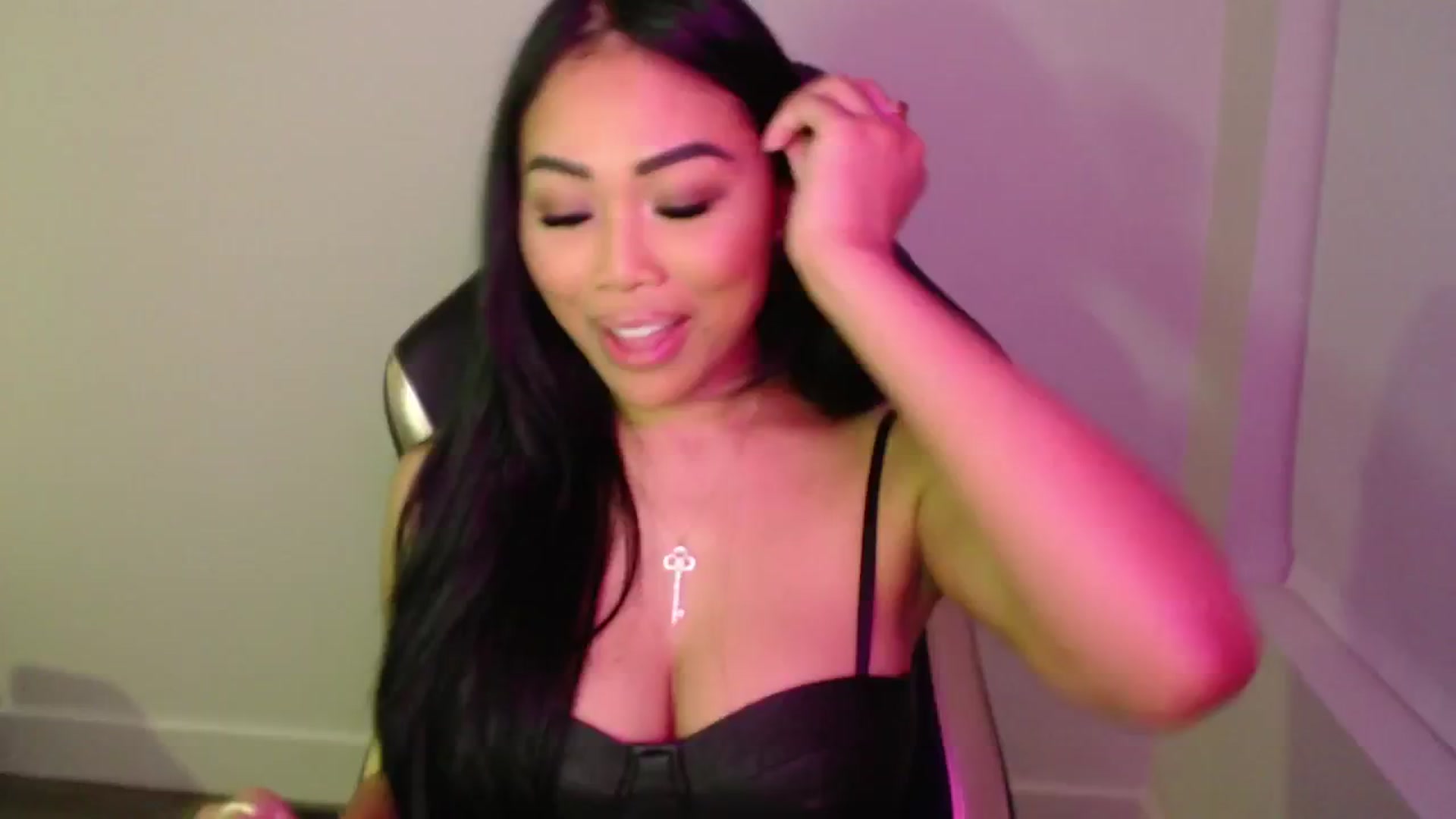 Gallery image thumbnail from SinCityVEE's myfreecams stream on, 09/15/2024, 08:53 image 1 of 20