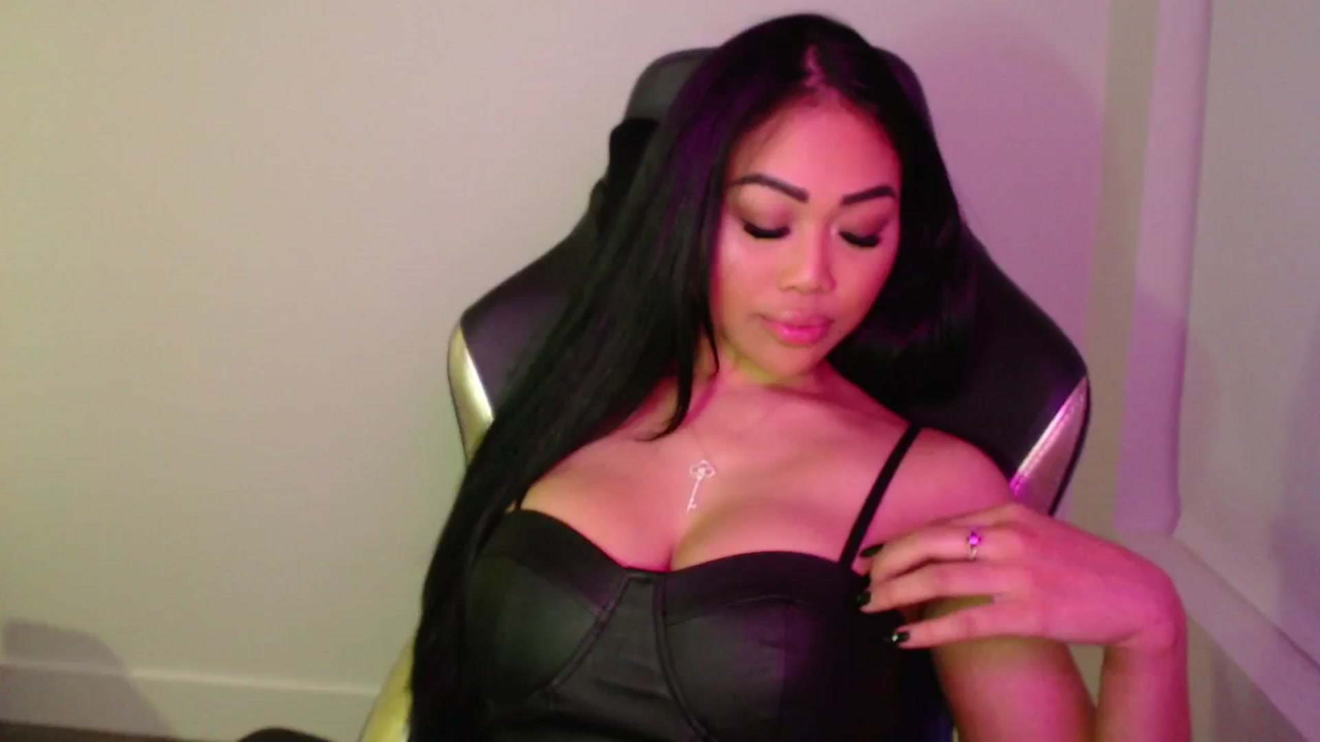 Gallery image thumbnail from SinCityVEE's myfreecams stream on, 09/15/2024, 08:53 image 3 of 20