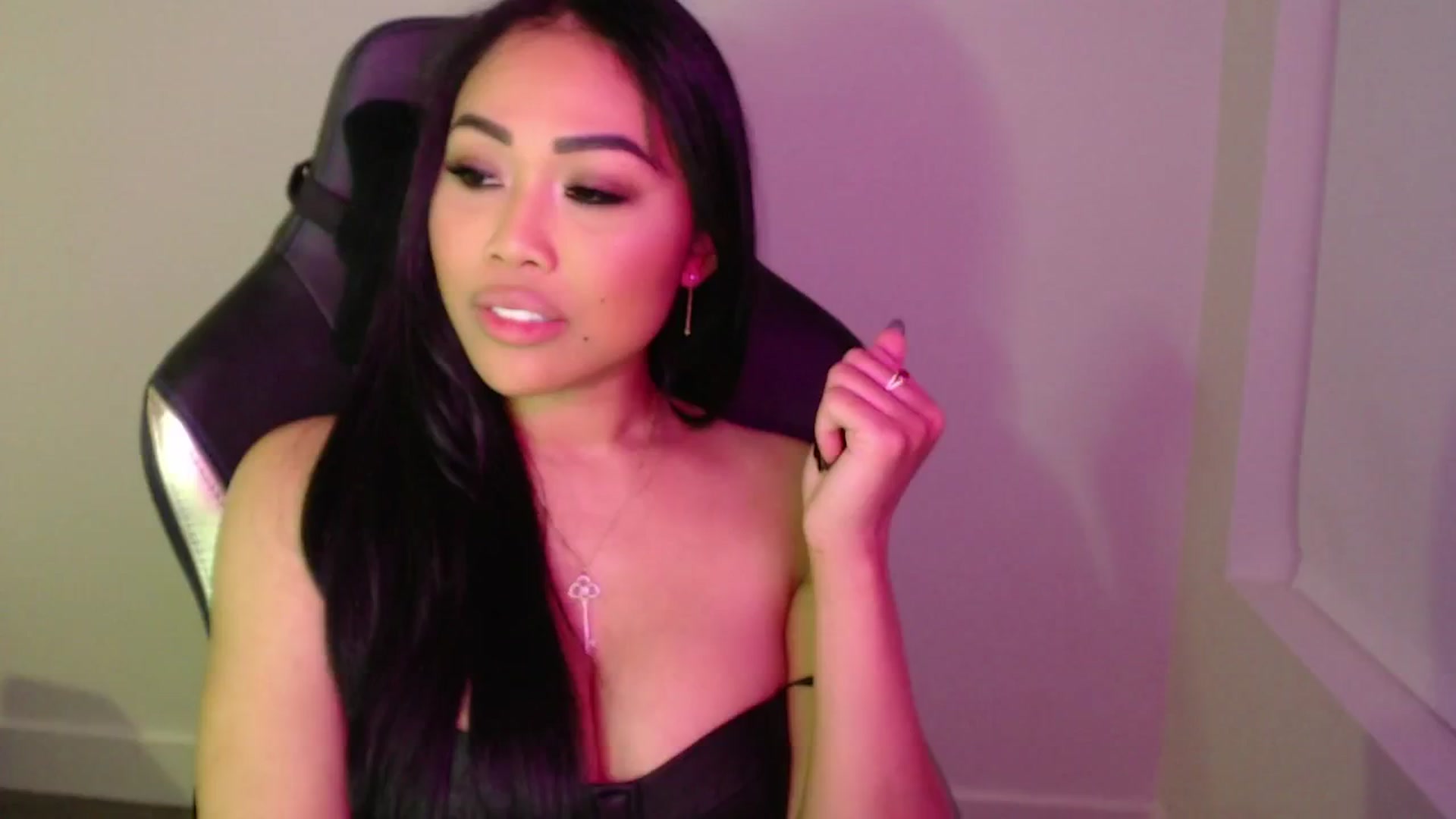 Gallery image thumbnail from SinCityVEE's myfreecams stream on, 09/15/2024, 08:53 image 10 of 20