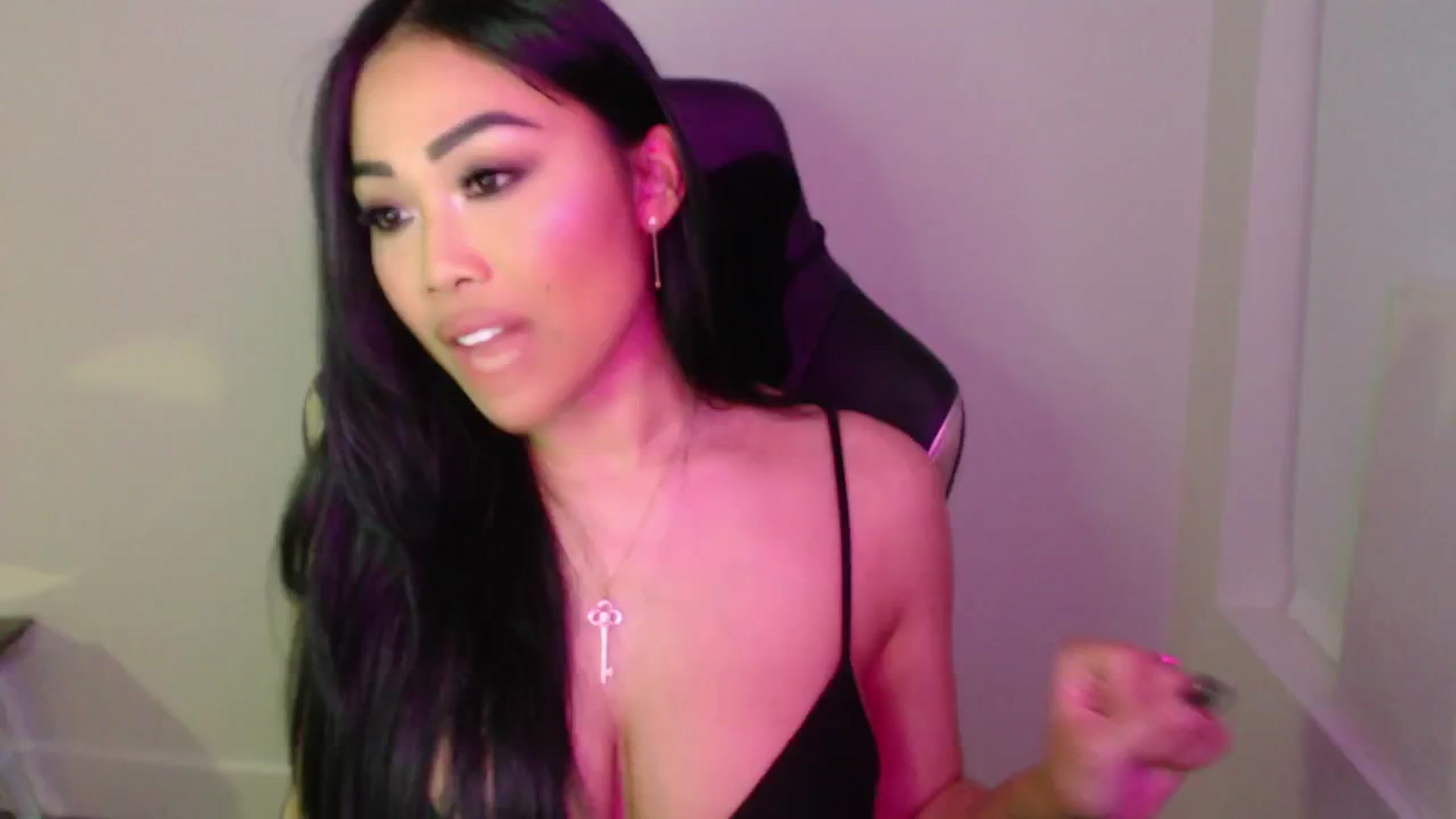 Gallery image thumbnail from SinCityVEE's myfreecams stream on, 09/18/2024, 07:58 image 11 of 20