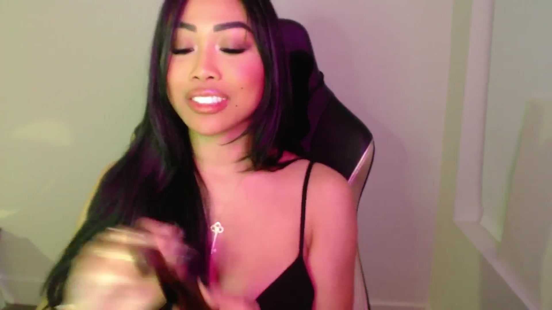 Gallery image thumbnail from SinCityVEE's myfreecams stream on, 09/18/2024, 07:58 image 18 of 20