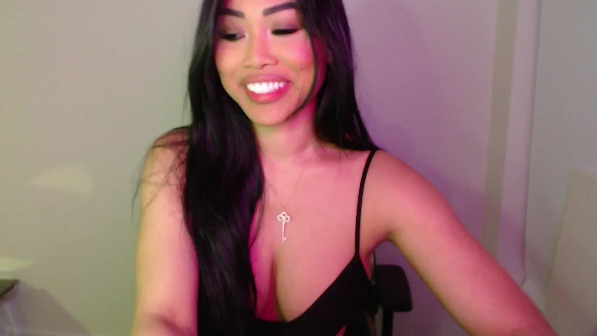 Gallery image thumbnail from SinCityVEE's myfreecams stream on, 09/18/2024, 07:58 image 13 of 20