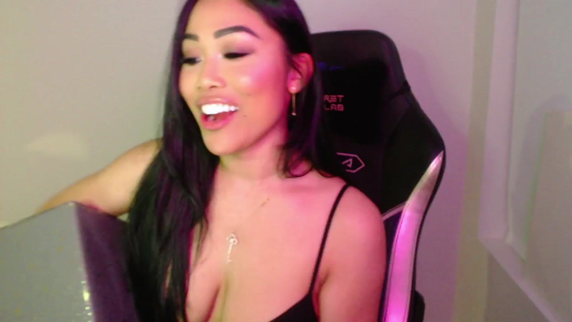 Gallery image thumbnail from SinCityVEE's myfreecams stream on, 09/18/2024, 07:58 image 8 of 20