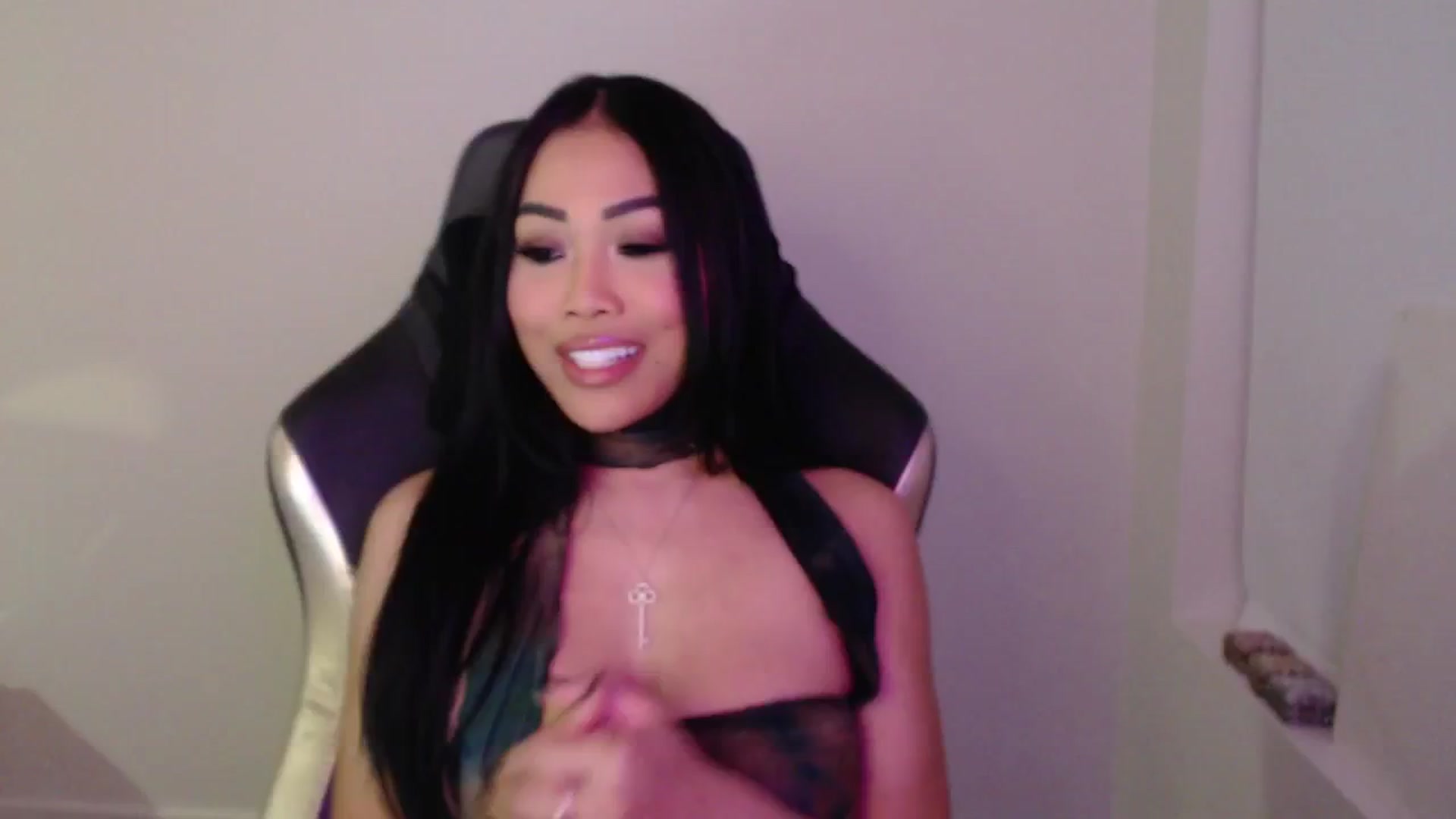 Gallery image thumbnail from SinCityVEE's myfreecams stream on, 09/19/2024, 07:29 image 2 of 20