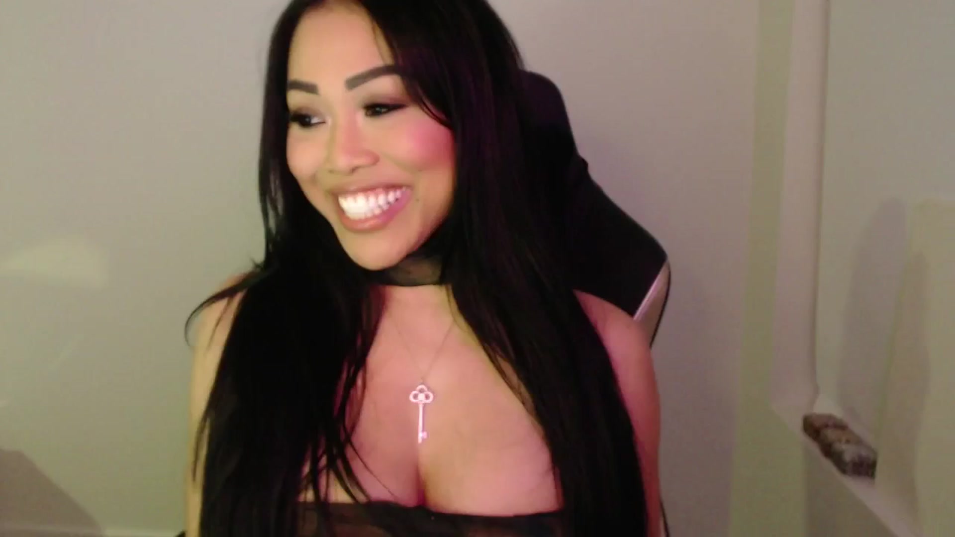 Gallery image thumbnail from SinCityVEE's myfreecams stream on, 09/19/2024, 07:29 image 4 of 20
