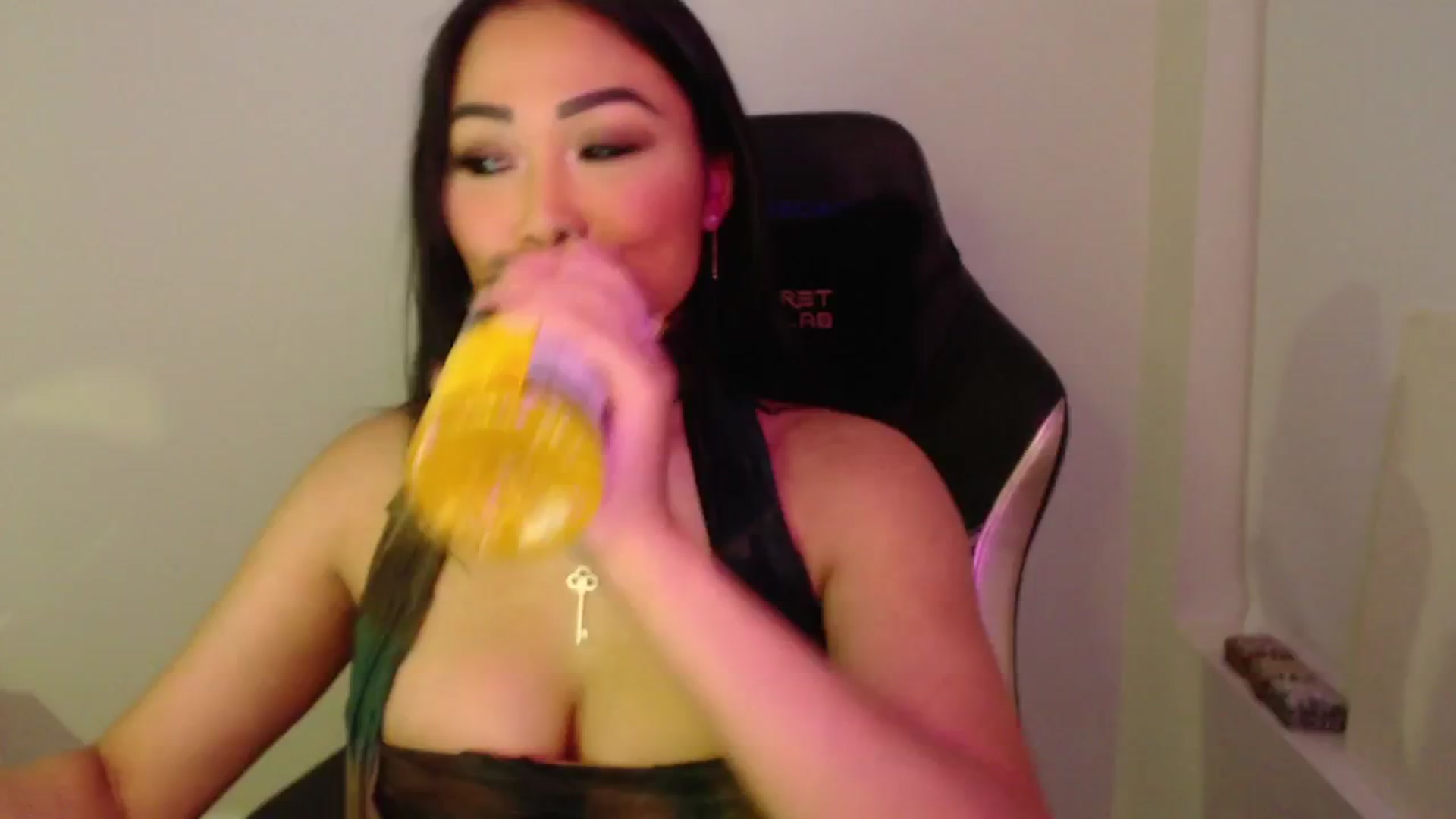 Gallery image thumbnail from SinCityVEE's myfreecams stream on, 09/19/2024, 07:29 image 5 of 20
