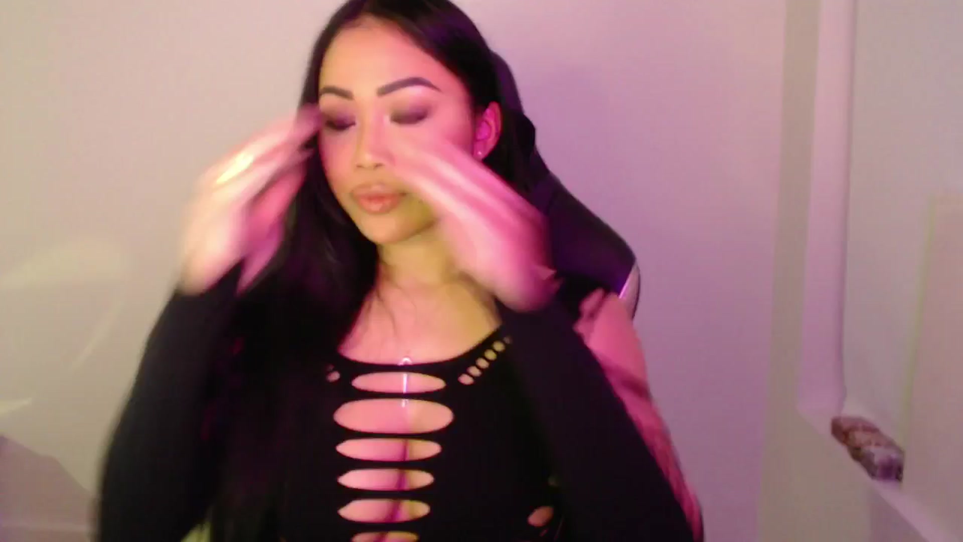Gallery image thumbnail from SinCityVEE's myfreecams stream on, 09/20/2024, 07:21 image 8 of 20