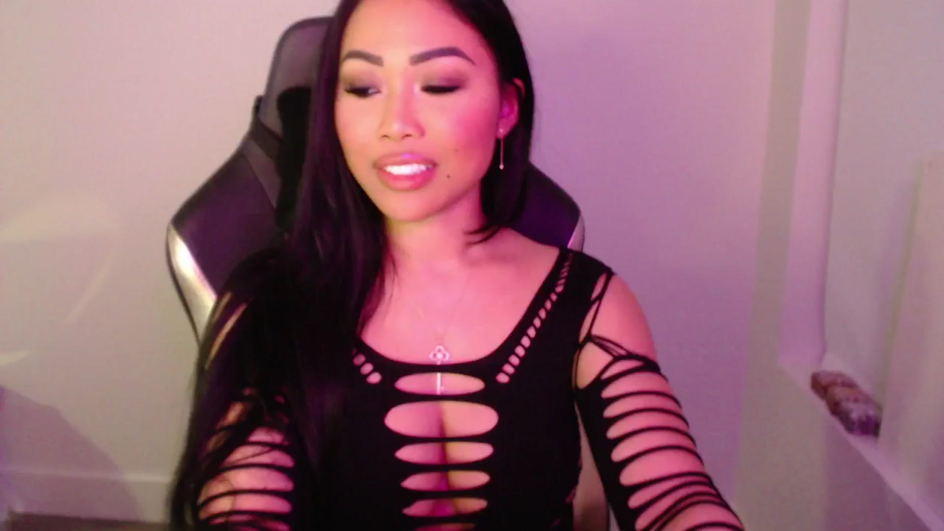 Gallery image thumbnail from SinCityVEE's myfreecams stream on, 09/20/2024, 07:21 image 7 of 20
