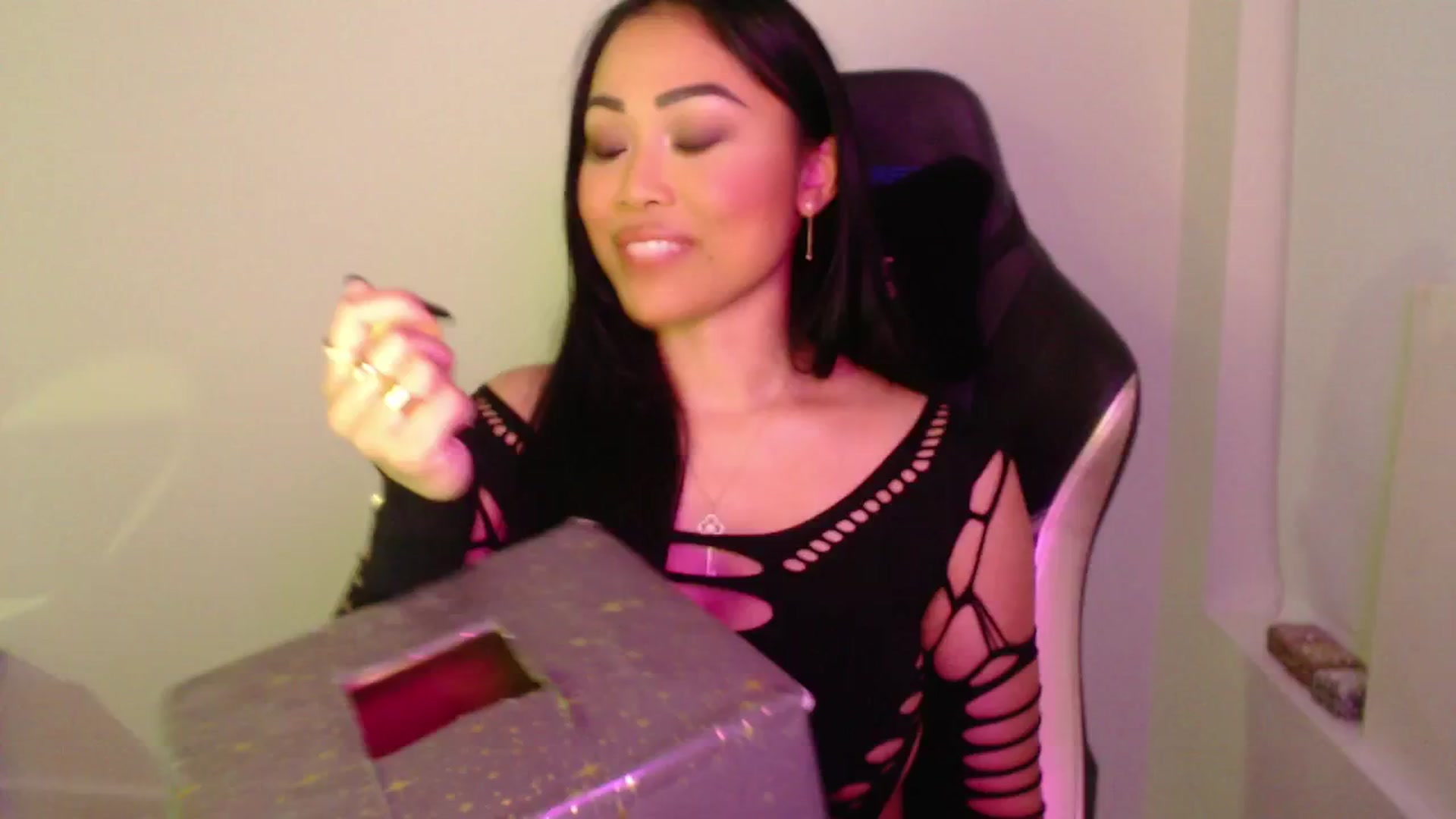 Gallery image thumbnail from SinCityVEE's myfreecams stream on, 09/20/2024, 07:21 image 9 of 20