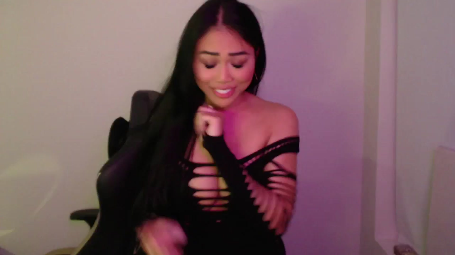 Gallery image thumbnail from SinCityVEE's myfreecams stream on, 09/20/2024, 07:21 image 13 of 20