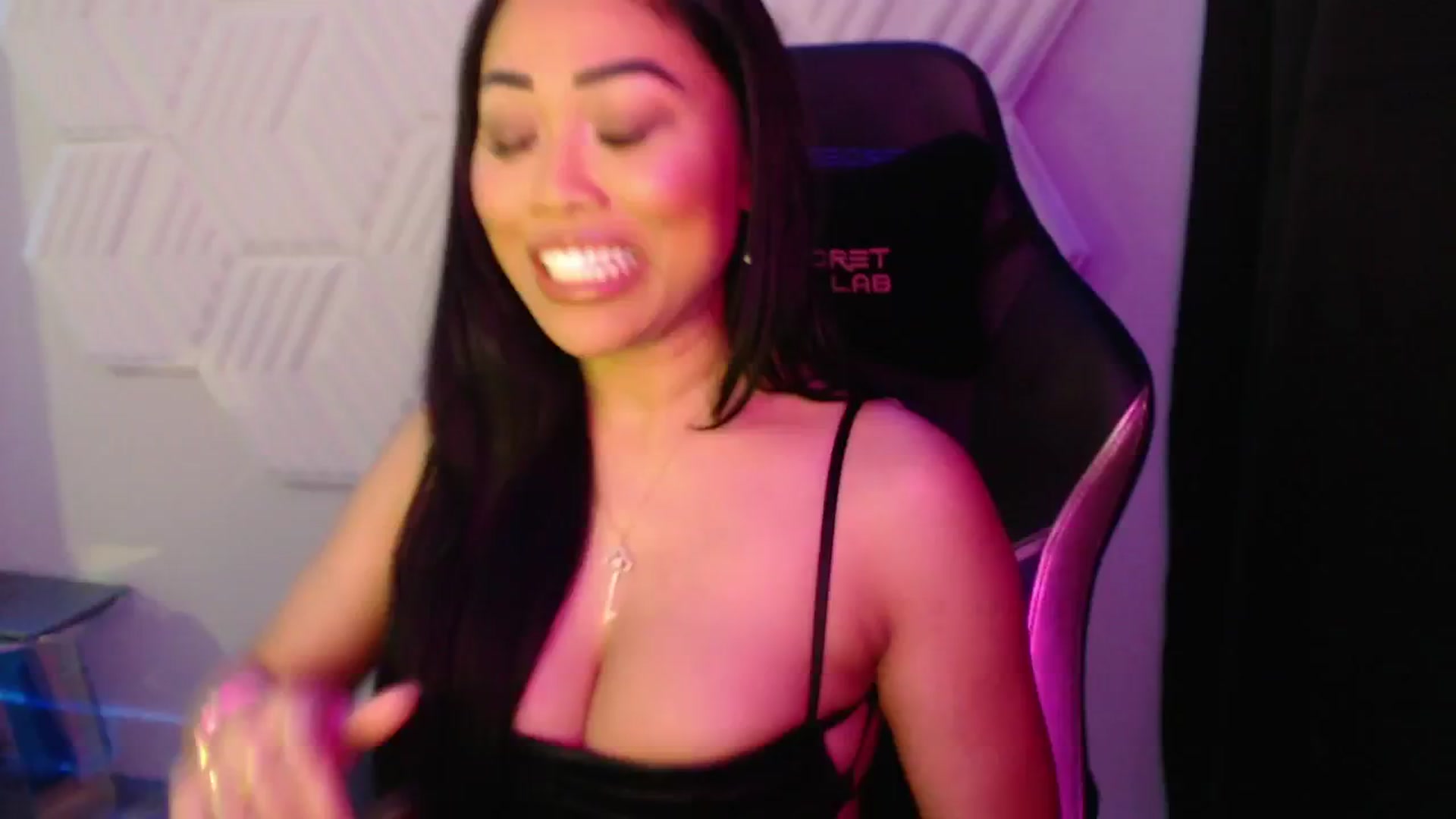 Gallery image thumbnail from SinCityVEE's myfreecams stream on, 09/21/2024, 05:54 image 8 of 20
