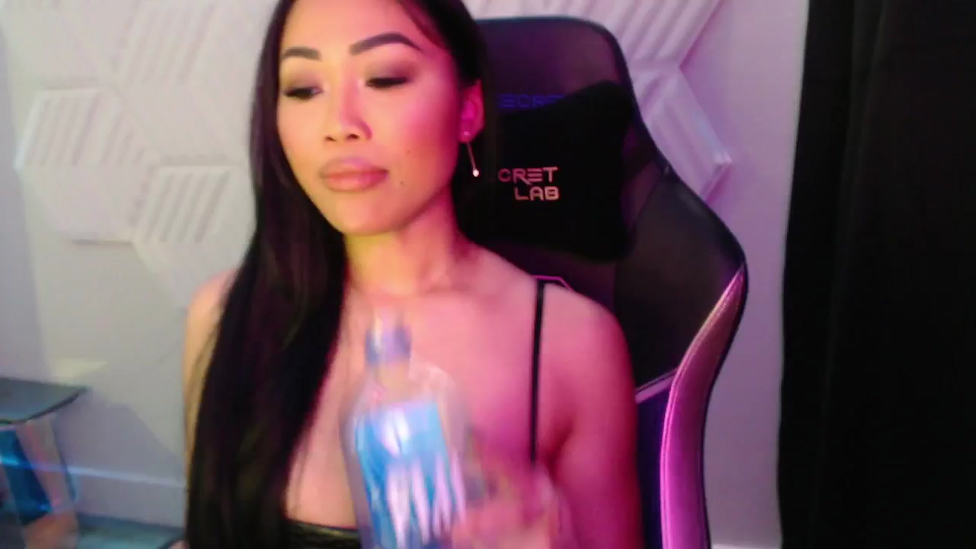 Gallery image thumbnail from SinCityVEE's myfreecams stream on, 09/21/2024, 05:54 image 10 of 20
