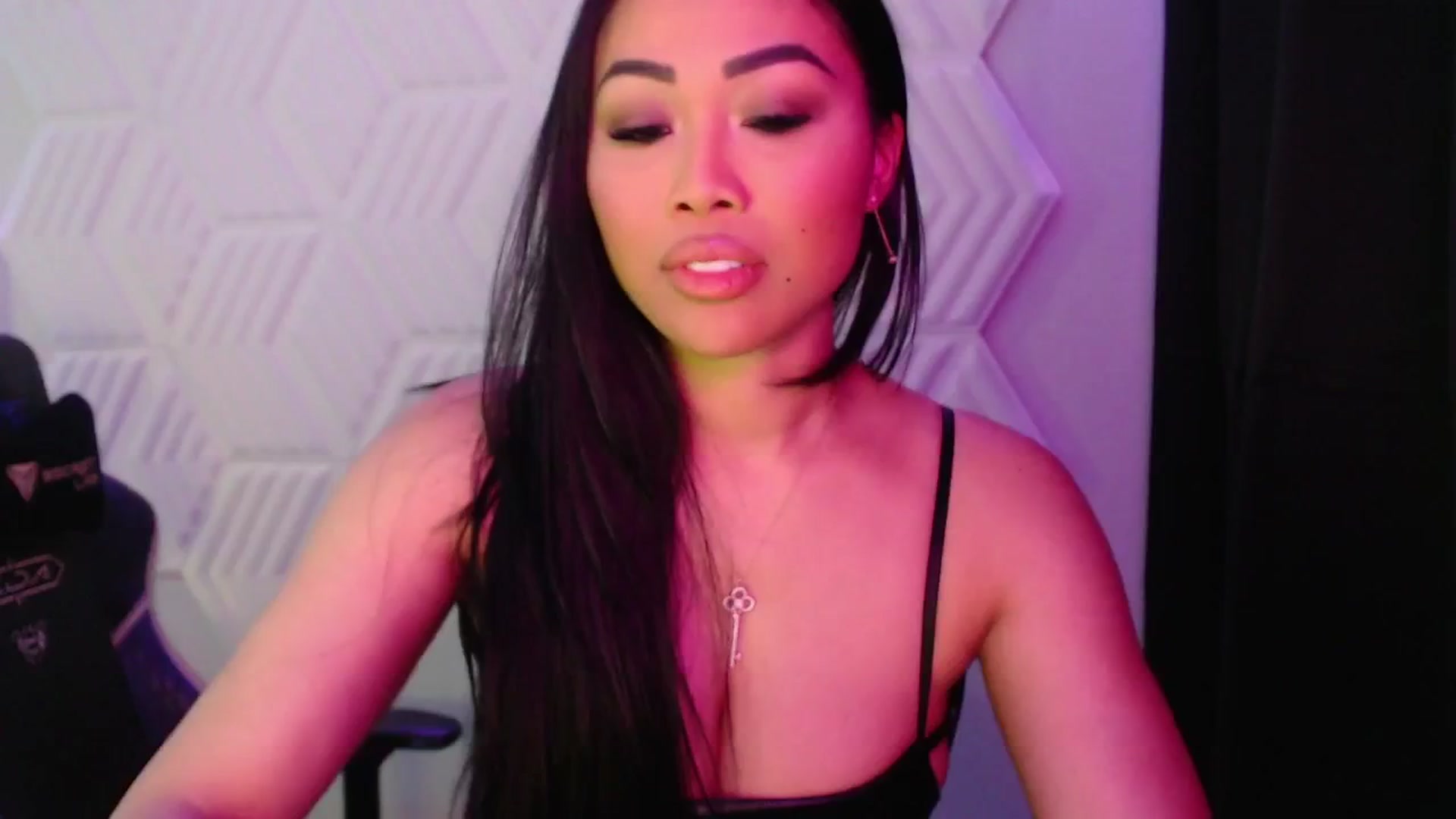 Gallery image thumbnail from SinCityVEE's myfreecams stream on, 09/21/2024, 08:45 image 4 of 20