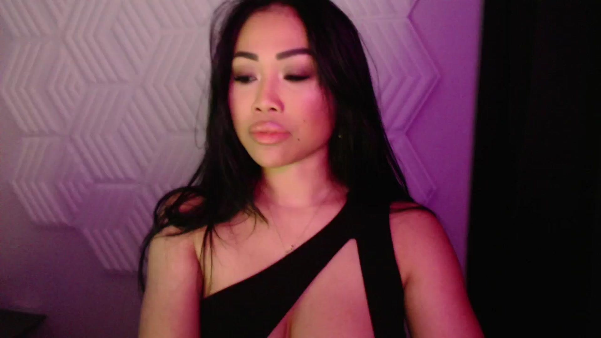 Gallery image thumbnail from SinCityVEE's myfreecams stream on, 09/22/2024, 08:25 image 6 of 20