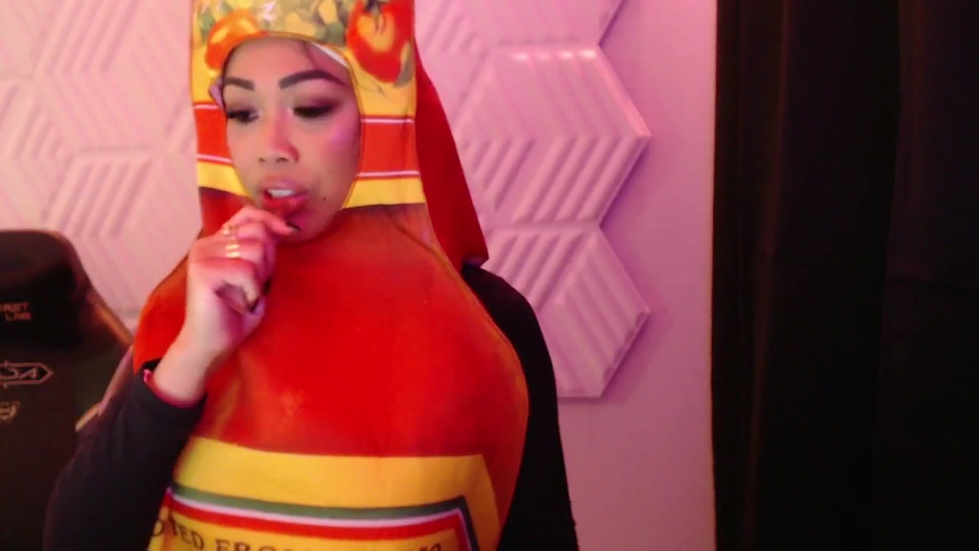 Gallery image thumbnail from SinCityVEE's myfreecams stream on, 09/27/2024, 09:41 image 16 of 20