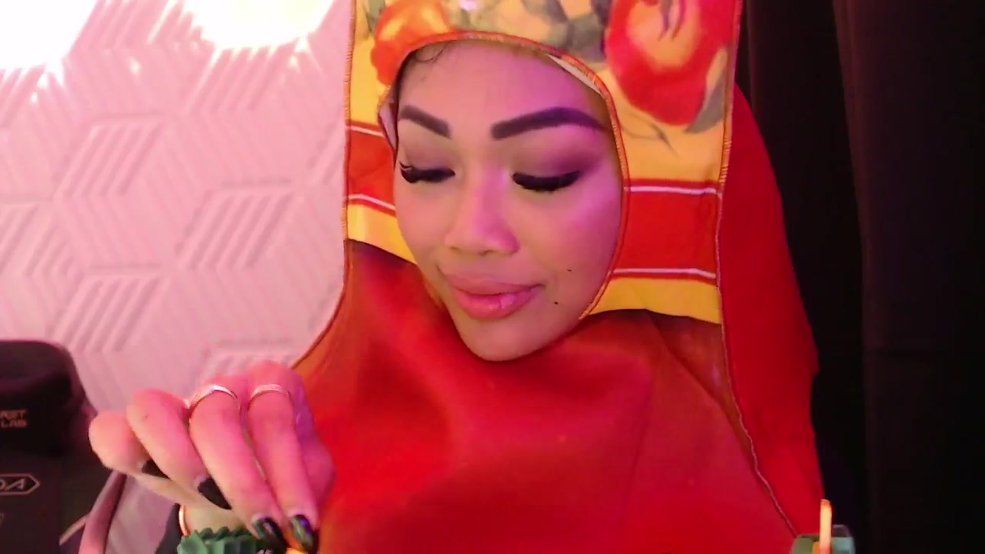 Gallery image thumbnail from SinCityVEE's myfreecams stream on, 09/27/2024, 09:41 image 19 of 20