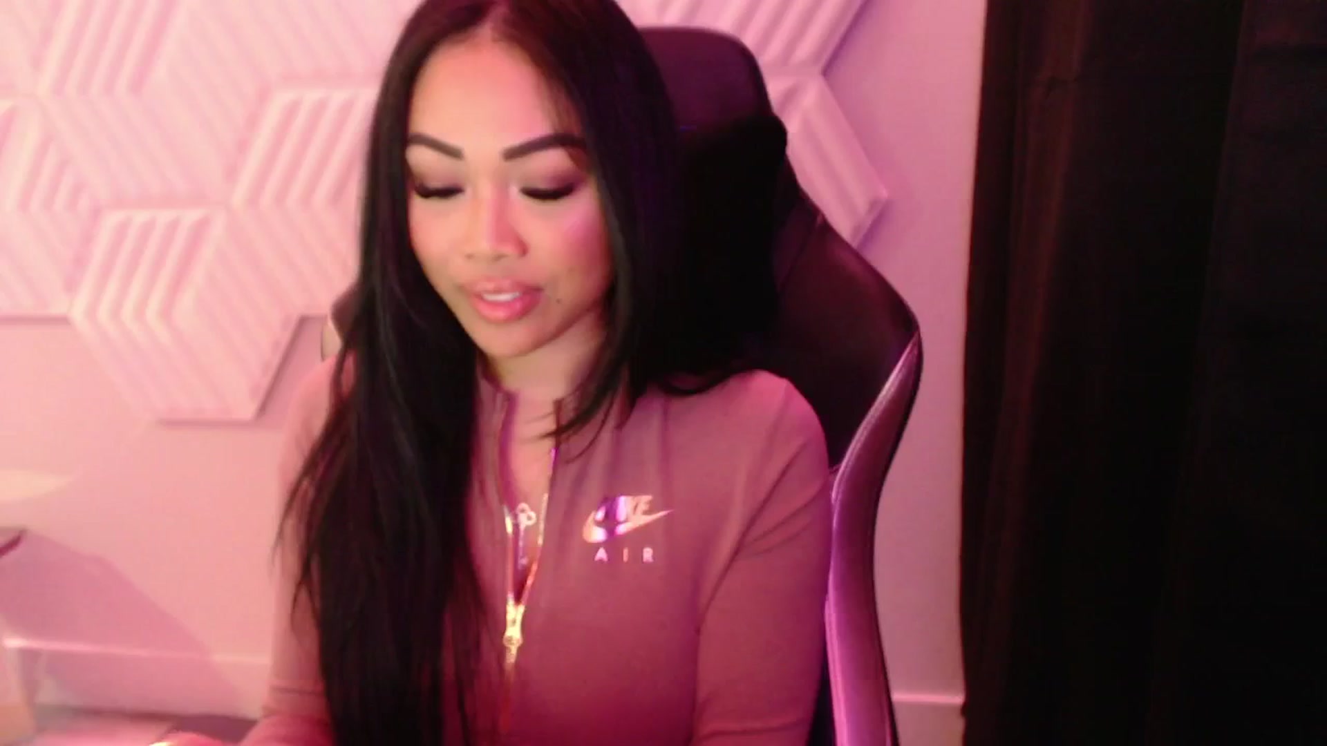 Gallery image thumbnail from SinCityVEE's myfreecams stream on, 09/27/2024, 09:41 image 5 of 20