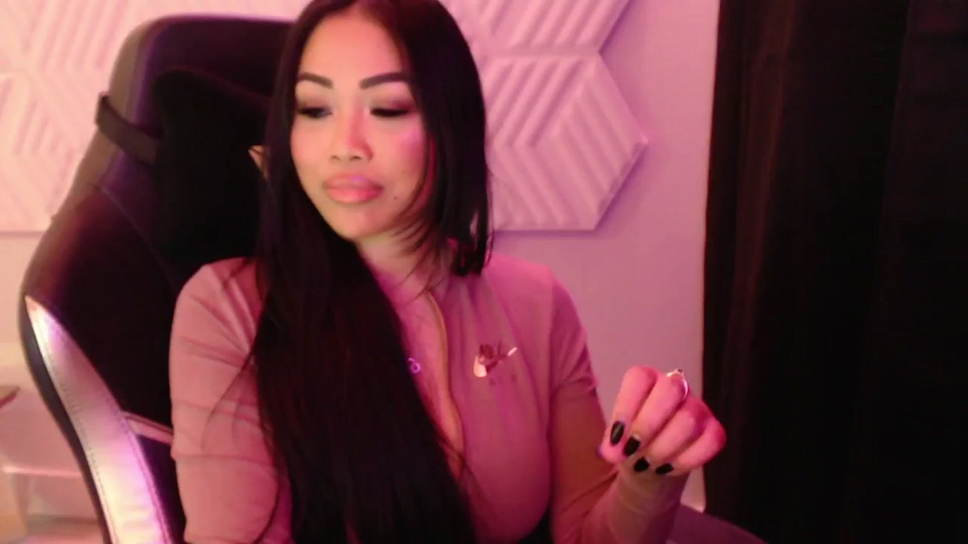 Gallery image thumbnail from SinCityVEE's myfreecams stream on, 09/27/2024, 09:41 image 2 of 20