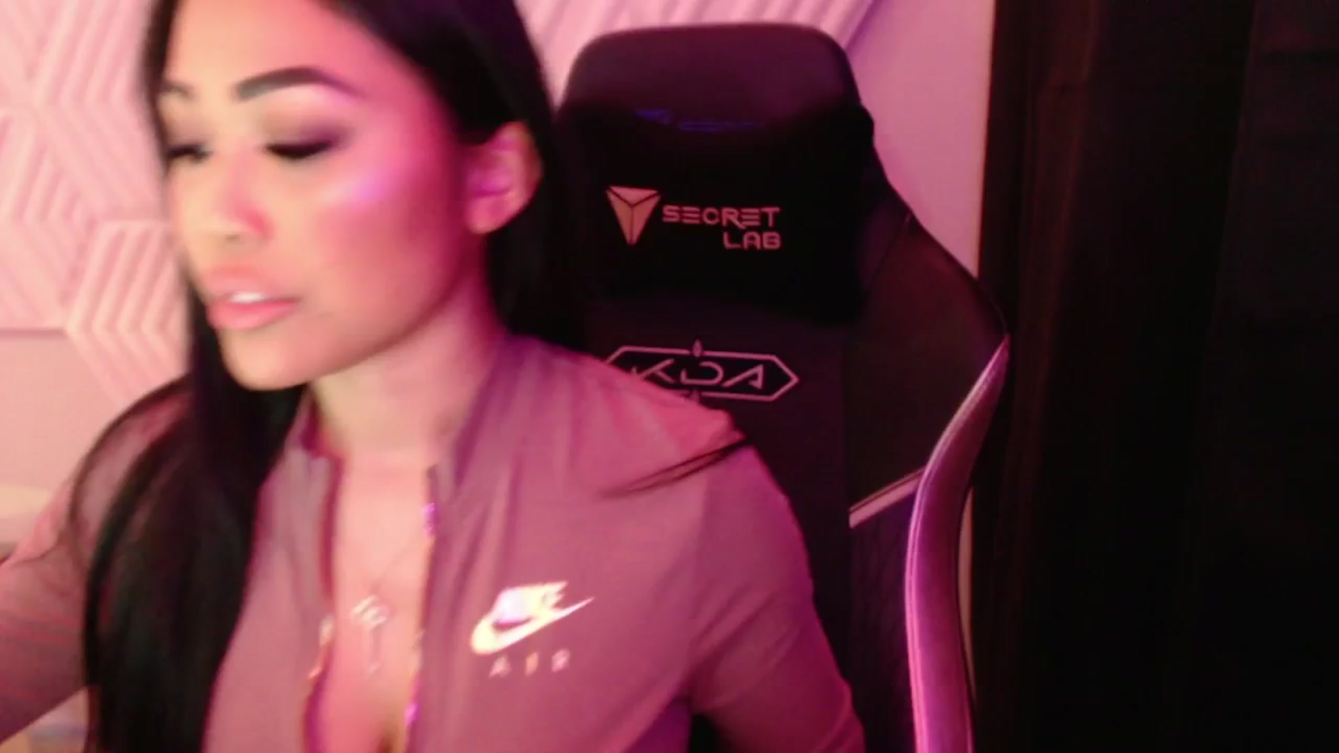 Gallery image thumbnail from SinCityVEE's myfreecams stream on, 09/27/2024, 09:41 image 8 of 20