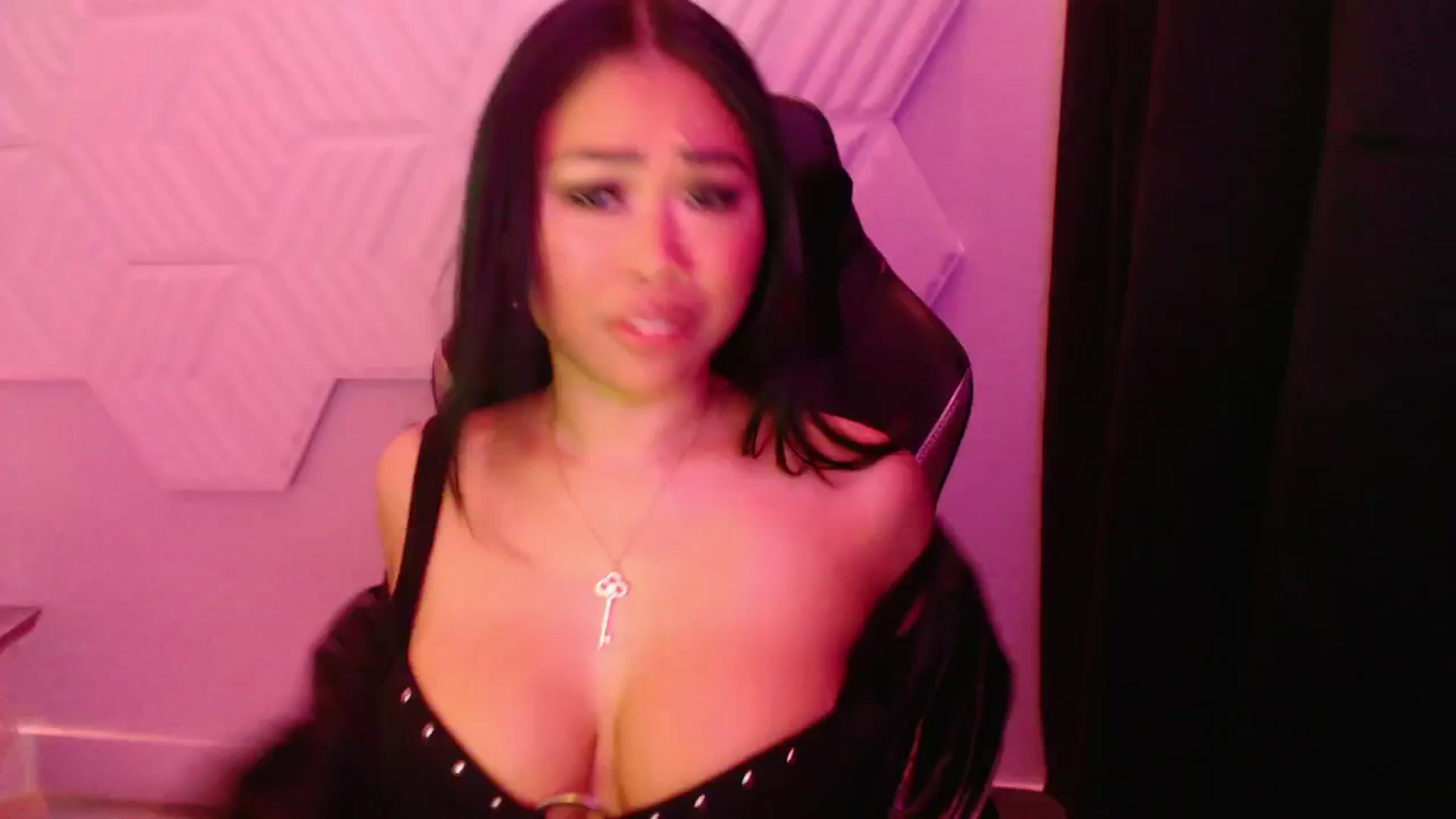 Gallery image thumbnail from SinCityVEE's myfreecams stream on, 09/28/2024, 06:01 image 19 of 20