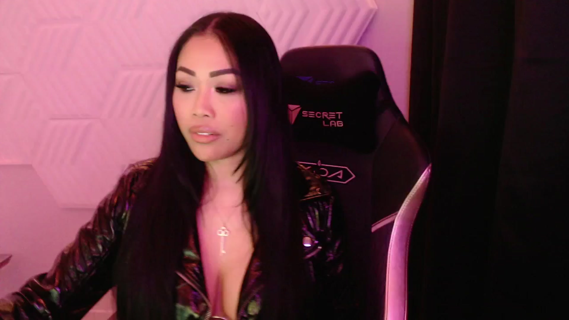 Gallery image thumbnail from SinCityVEE's myfreecams stream on, 09/28/2024, 06:01 image 2 of 20