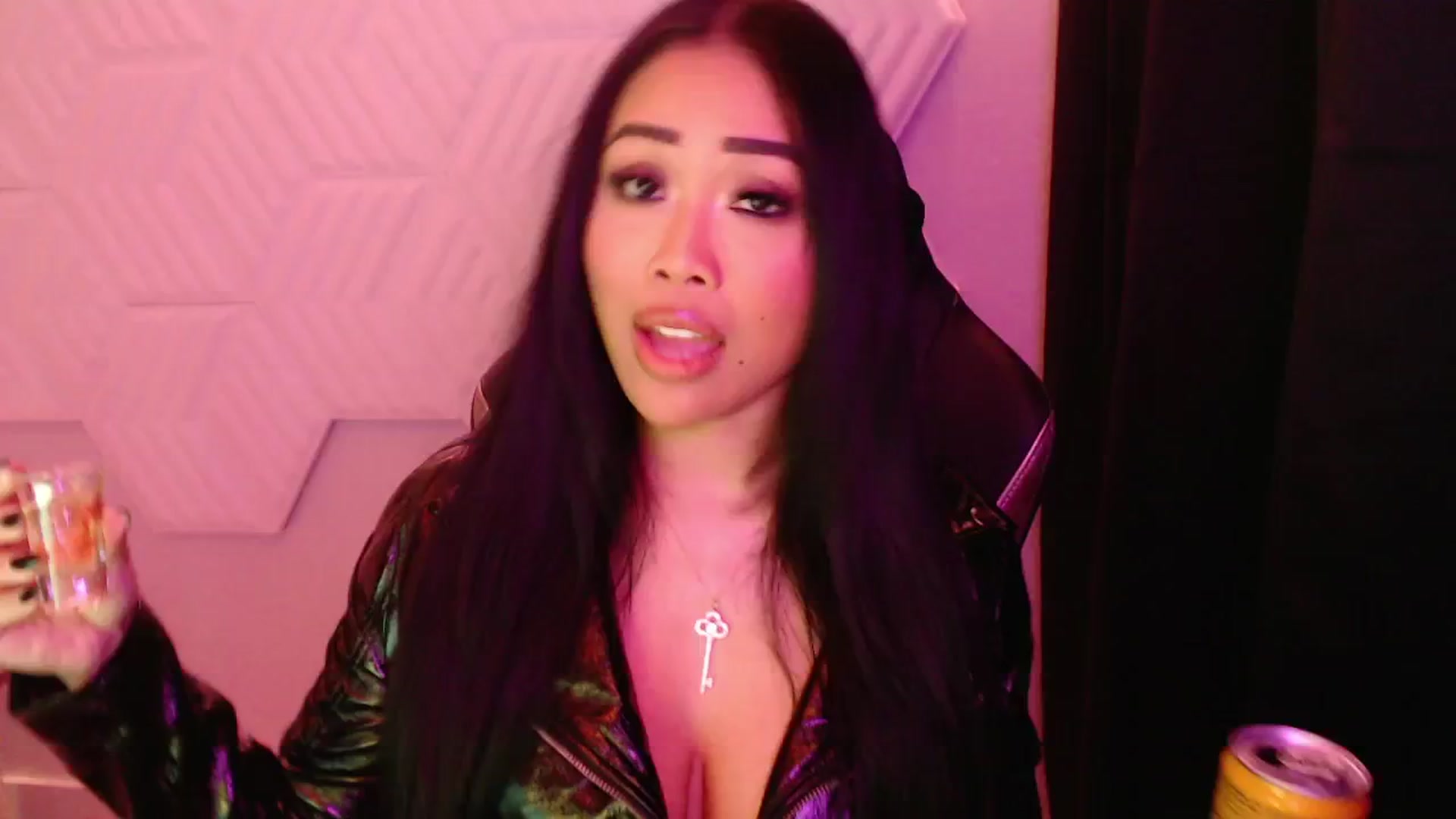 Gallery image thumbnail from SinCityVEE's myfreecams stream on, 09/28/2024, 06:01 image 3 of 20