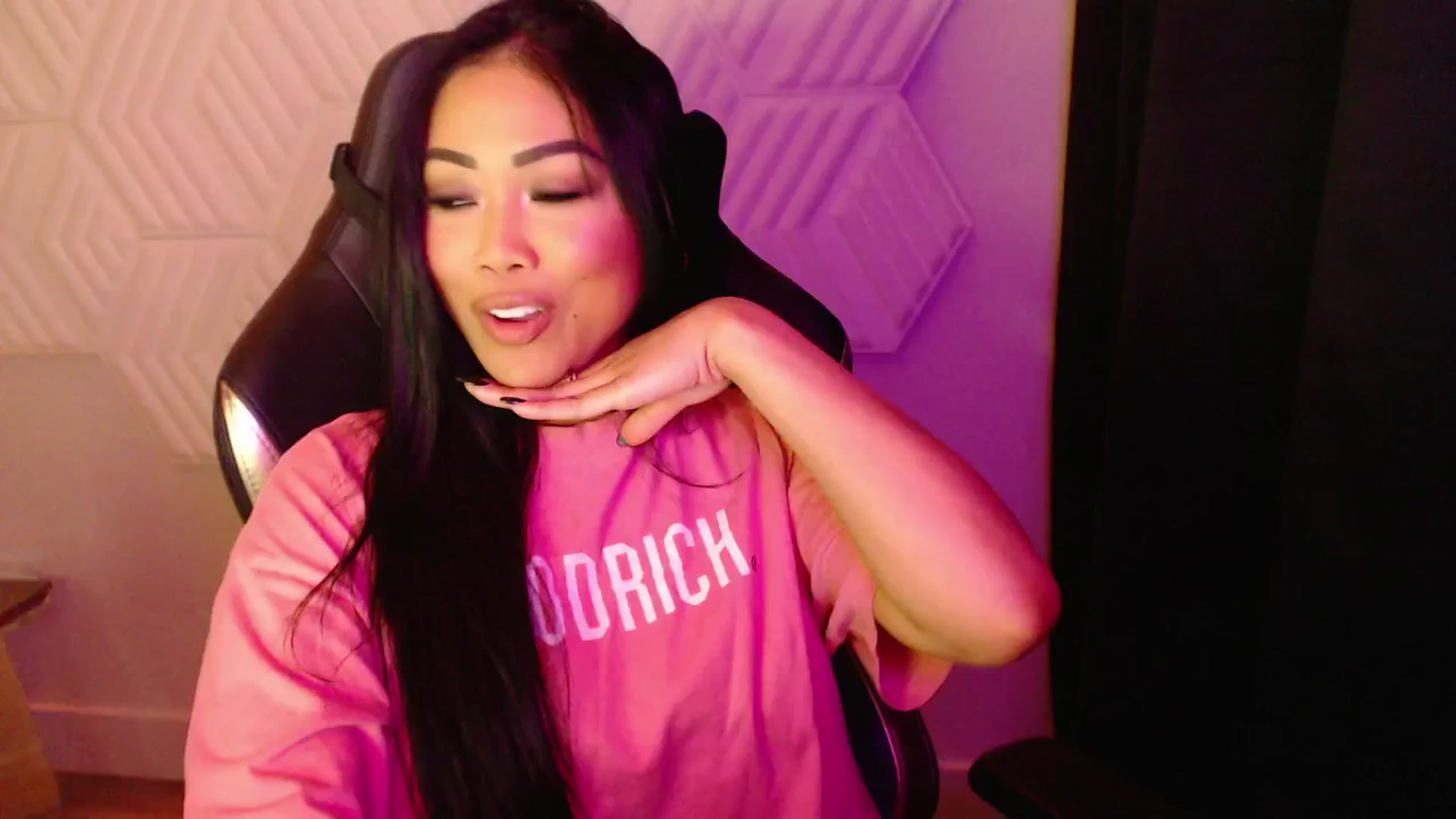 Gallery image thumbnail from SinCityVEE's myfreecams stream on, 09/29/2024, 06:45 image 12 of 20