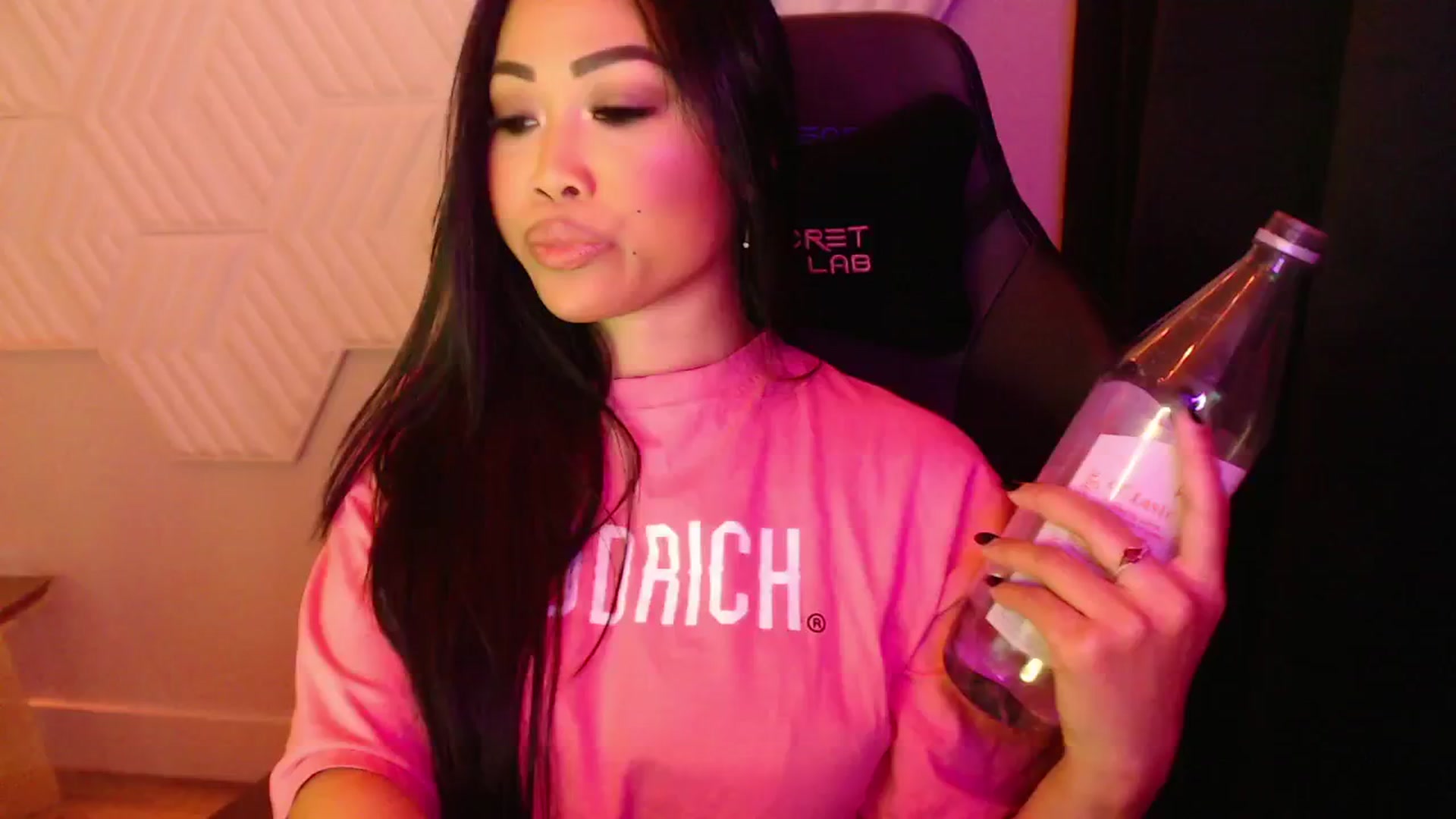 Gallery image thumbnail from SinCityVEE's myfreecams stream on, 09/29/2024, 06:45 image 11 of 20