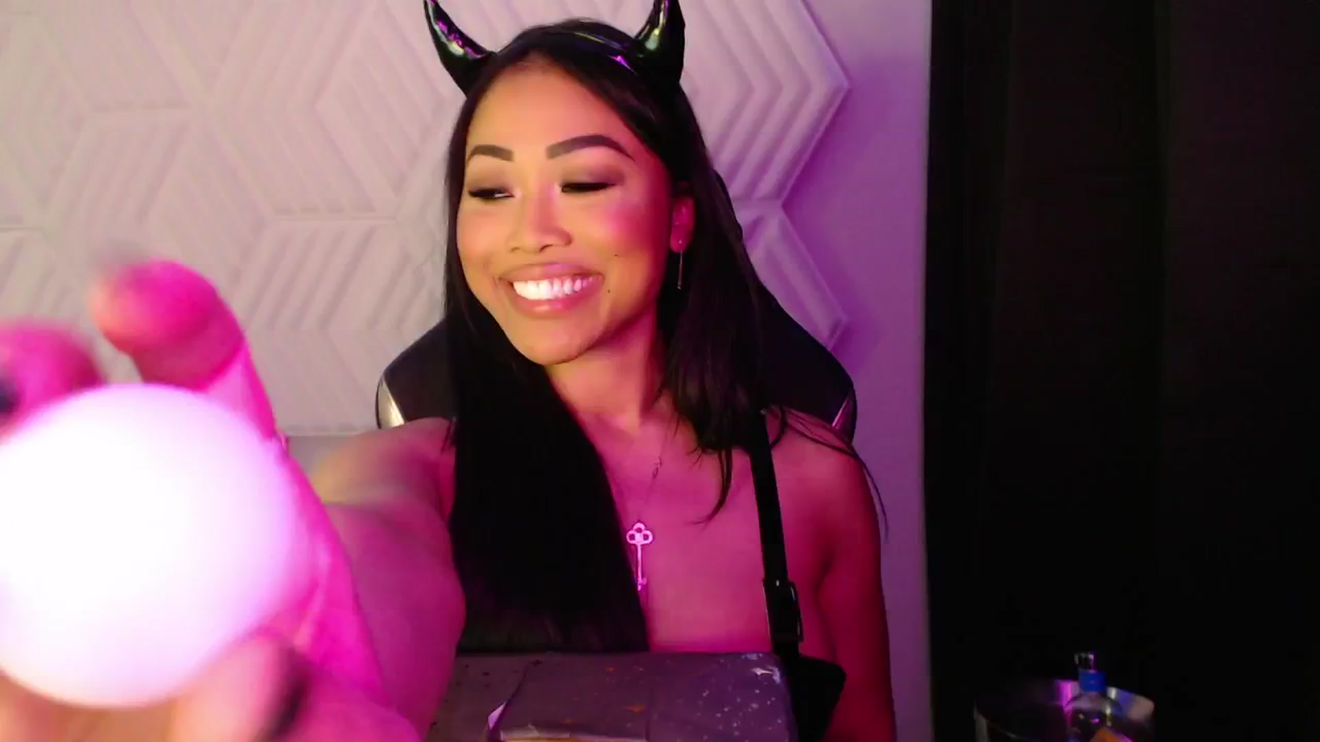 Gallery image thumbnail from SinCityVEE's myfreecams stream on, 09/29/2024, 08:19 image 11 of 20