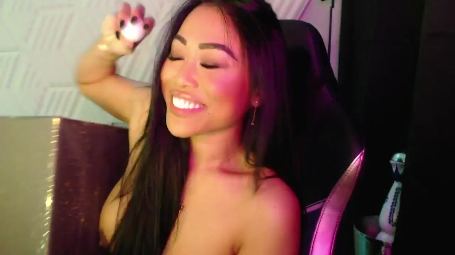 Gallery image thumbnail from SinCityVEE's myfreecams stream on, 10/01/2024, 07:20 image 5 of 20