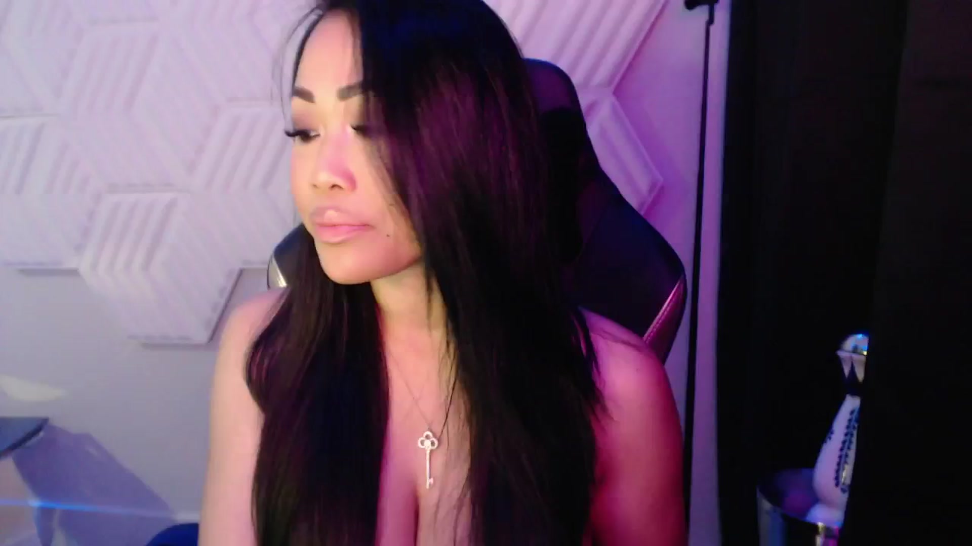 Gallery image thumbnail from SinCityVEE's myfreecams stream on, 10/01/2024, 07:20 image 4 of 20