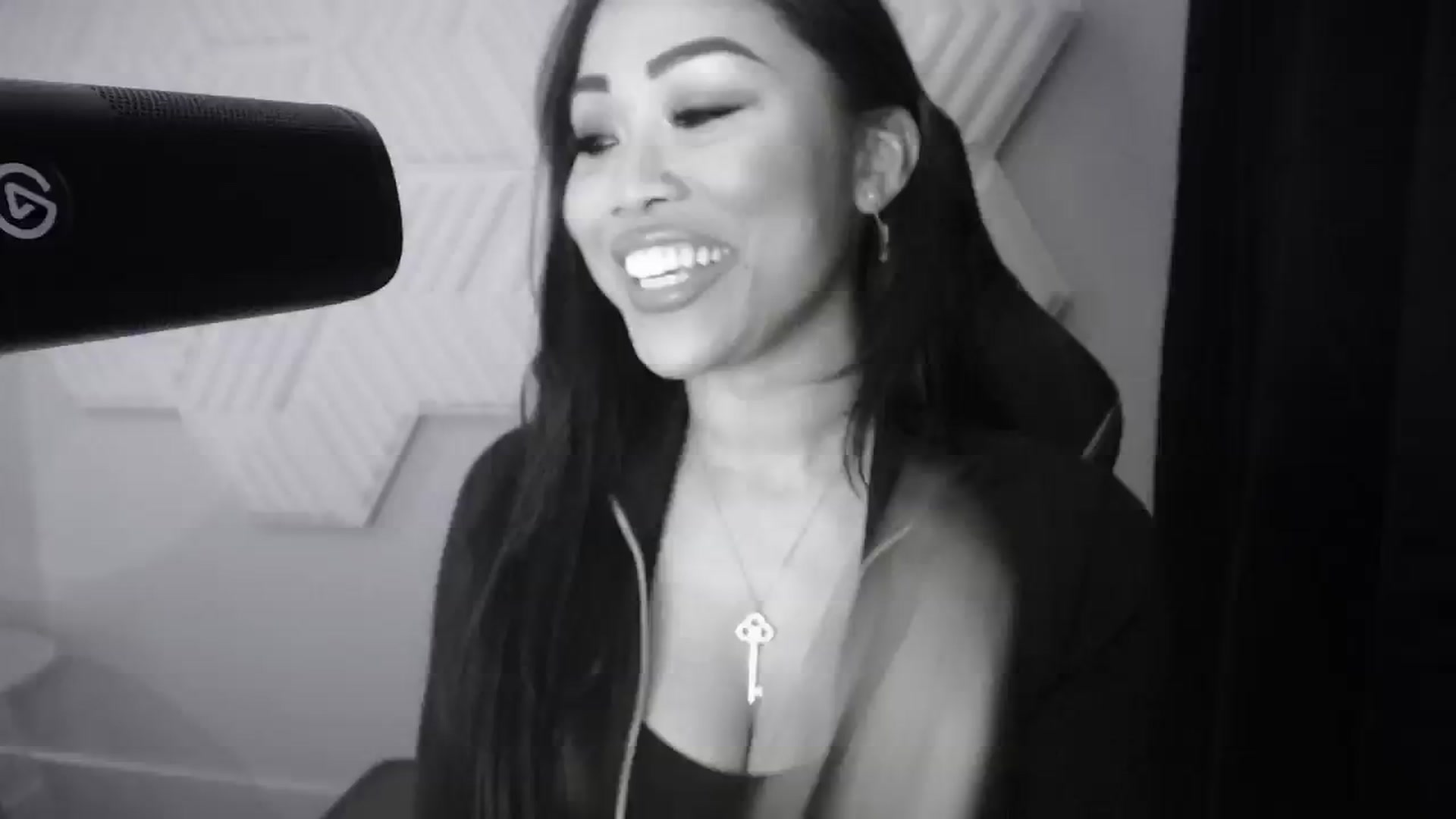 Gallery image thumbnail from SinCityVEE's myfreecams stream on, 10/26/2024, 08:35 image 2 of 20