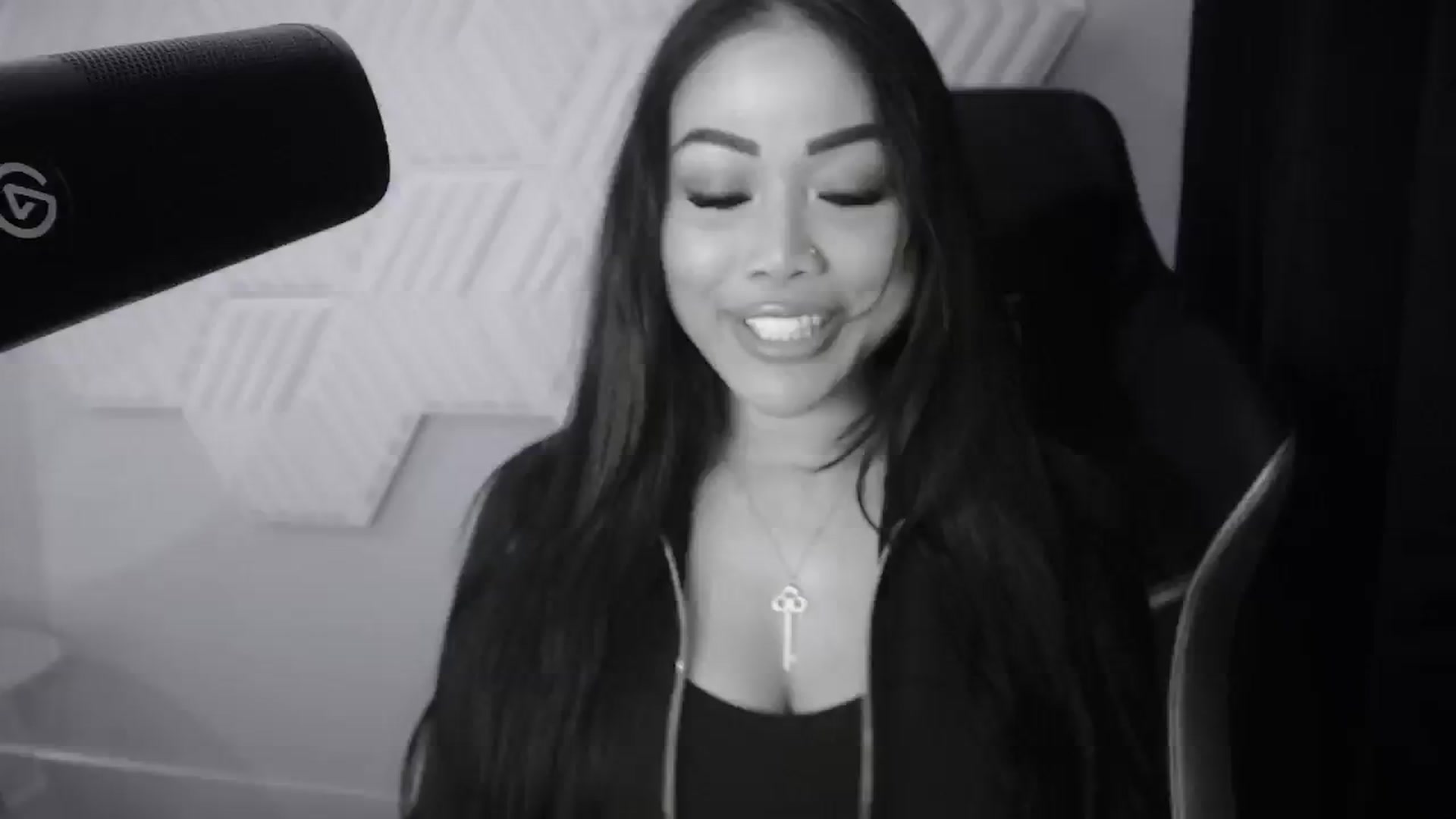 Gallery image thumbnail from SinCityVEE's myfreecams stream on, 10/26/2024, 08:35 image 3 of 20