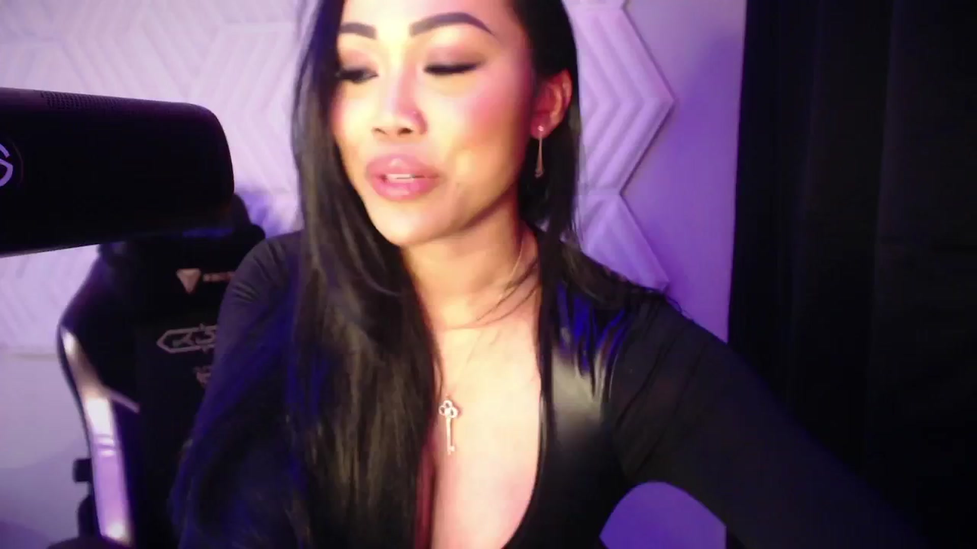 Gallery image thumbnail from SinCityVEE's myfreecams stream on, 10/26/2024, 08:35 image 12 of 20
