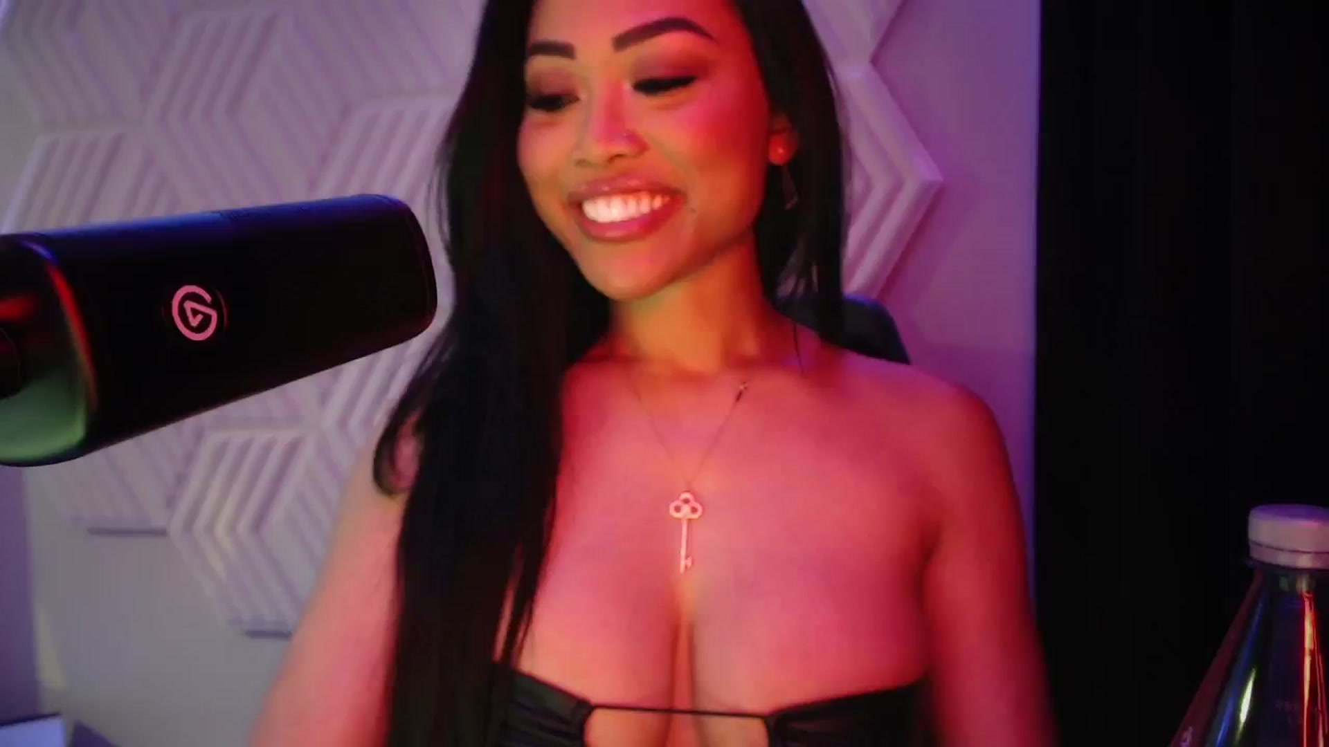 Gallery image thumbnail from SinCityVEE's myfreecams stream on, 11/02/2024, 08:08 image 10 of 20