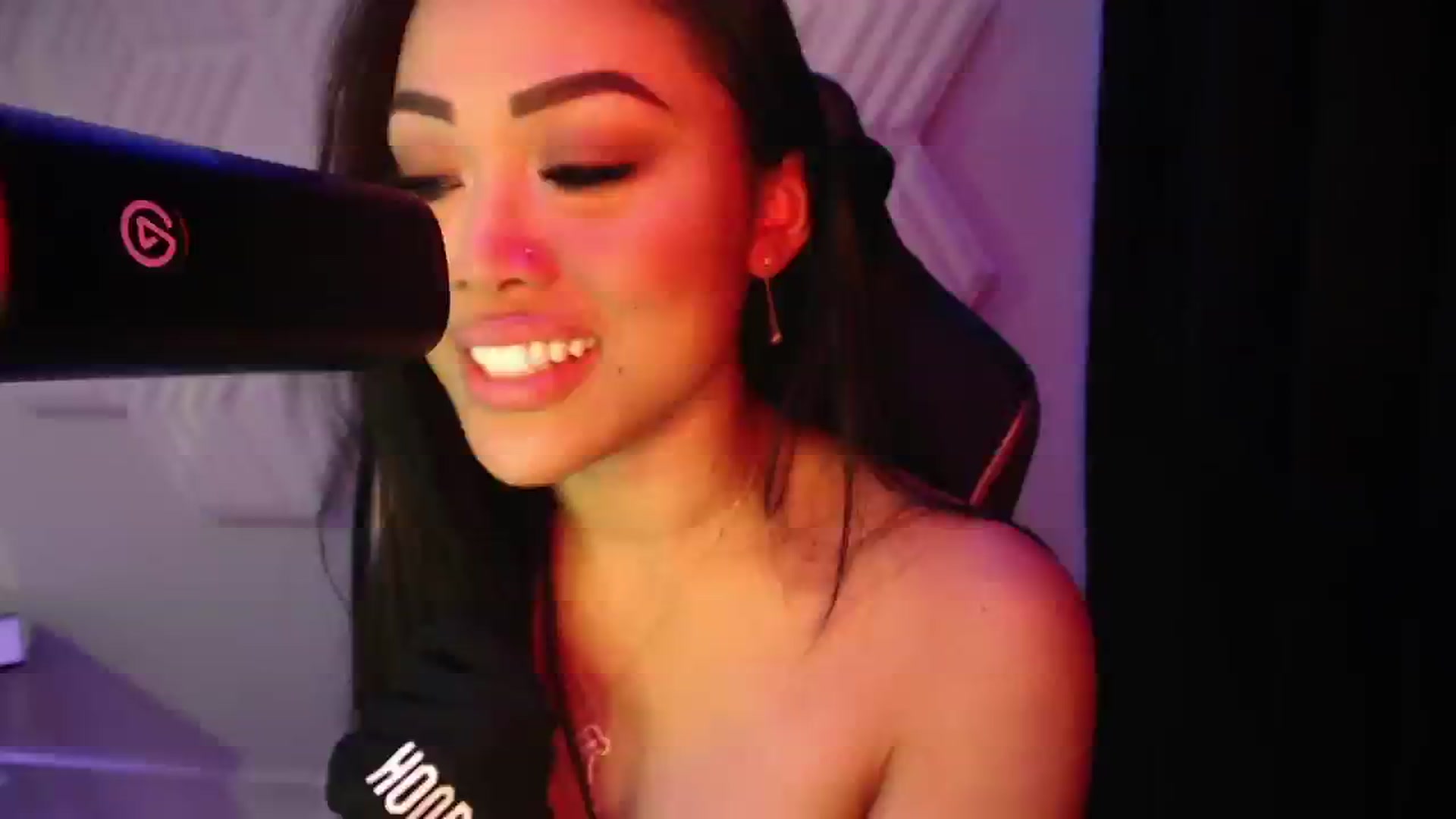 Gallery image thumbnail from SinCityVEE's myfreecams stream on, 11/02/2024, 08:08 image 19 of 20