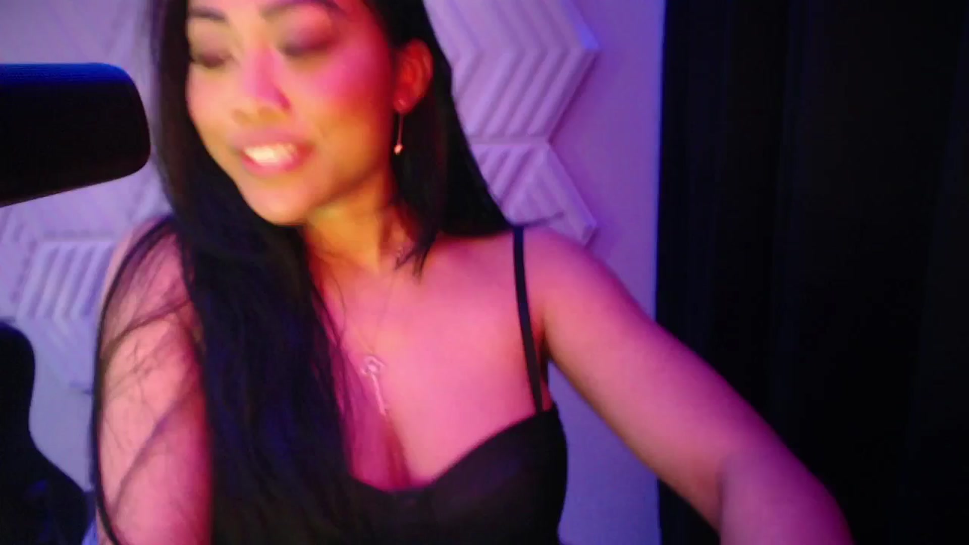 Gallery image thumbnail from SinCityVEE's myfreecams stream on, 11/03/2024, 11:24 image 7 of 20