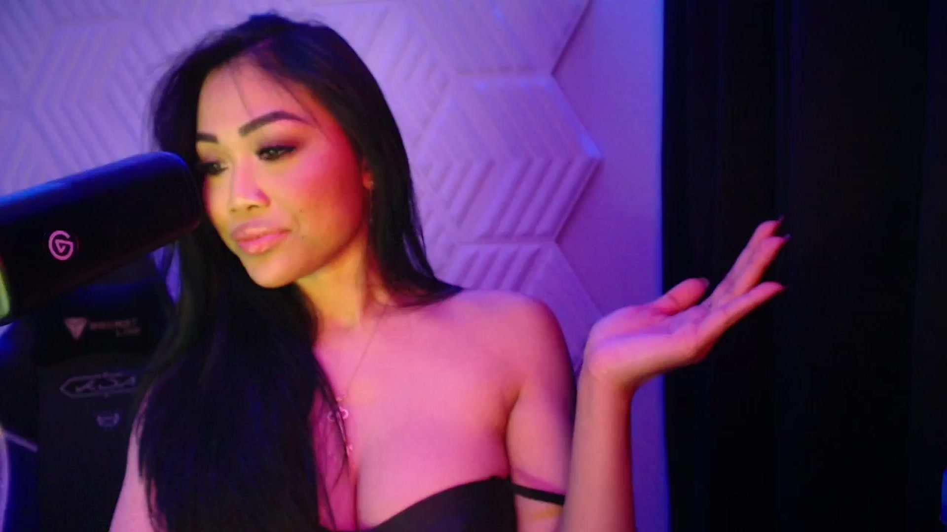 Gallery image thumbnail from SinCityVEE's myfreecams stream on, 11/03/2024, 13:37 image 15 of 20