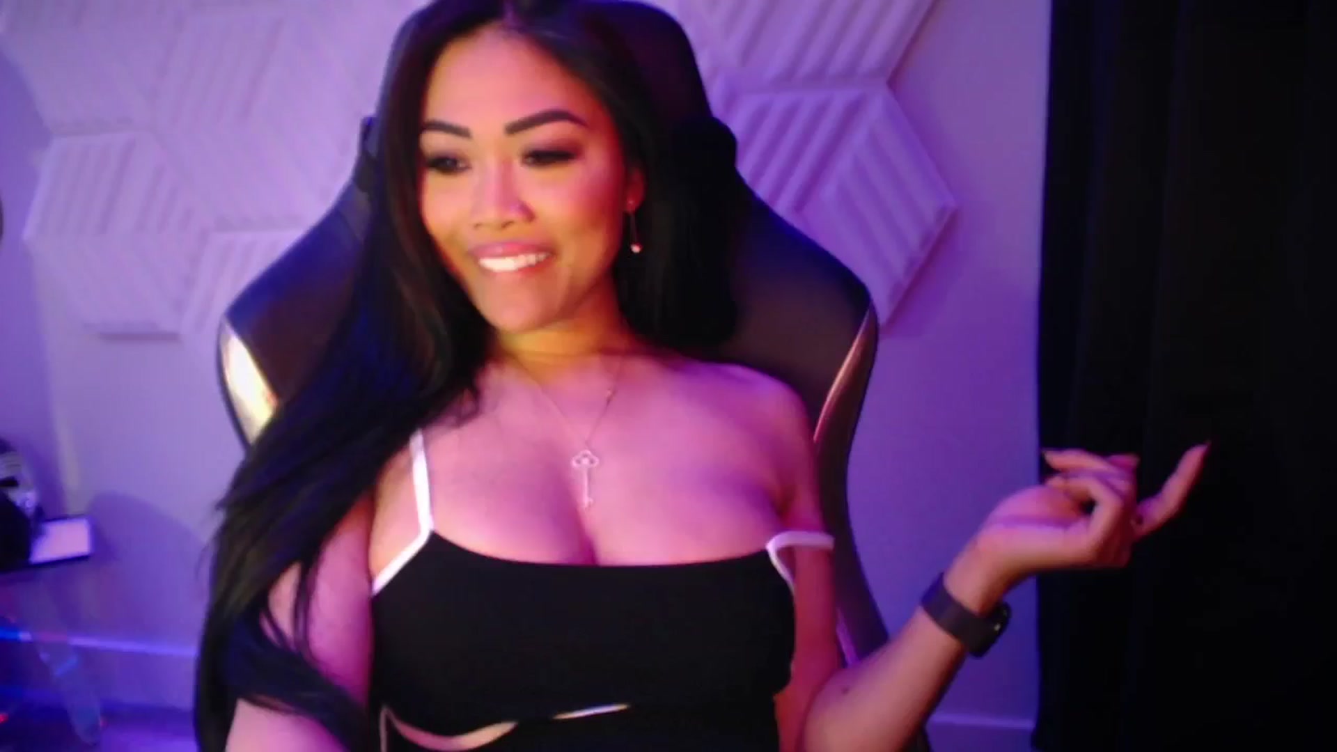 Gallery image thumbnail from SinCityVEE's myfreecams stream on, 11/04/2024, 11:49 image 9 of 20