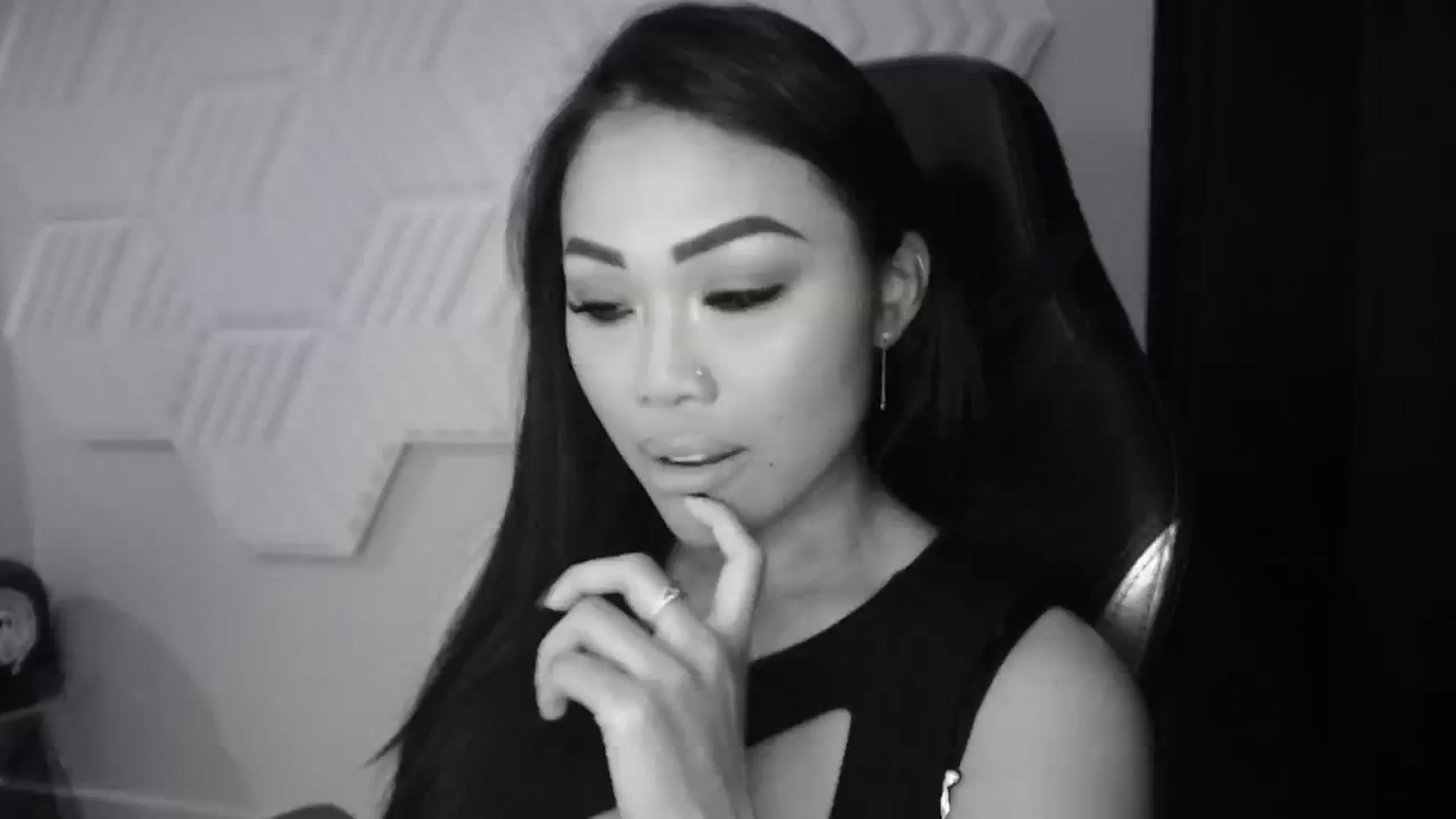 Gallery image thumbnail from SinCityVEE's myfreecams stream on, 11/08/2024, 11:26 image 7 of 20