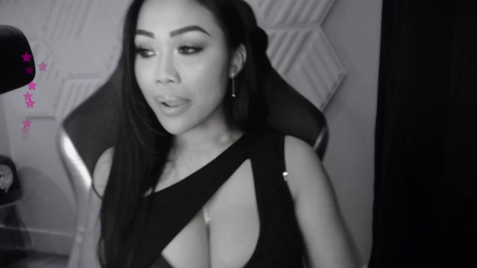 Gallery image thumbnail from SinCityVEE's myfreecams stream on, 11/08/2024, 11:26 image 4 of 20