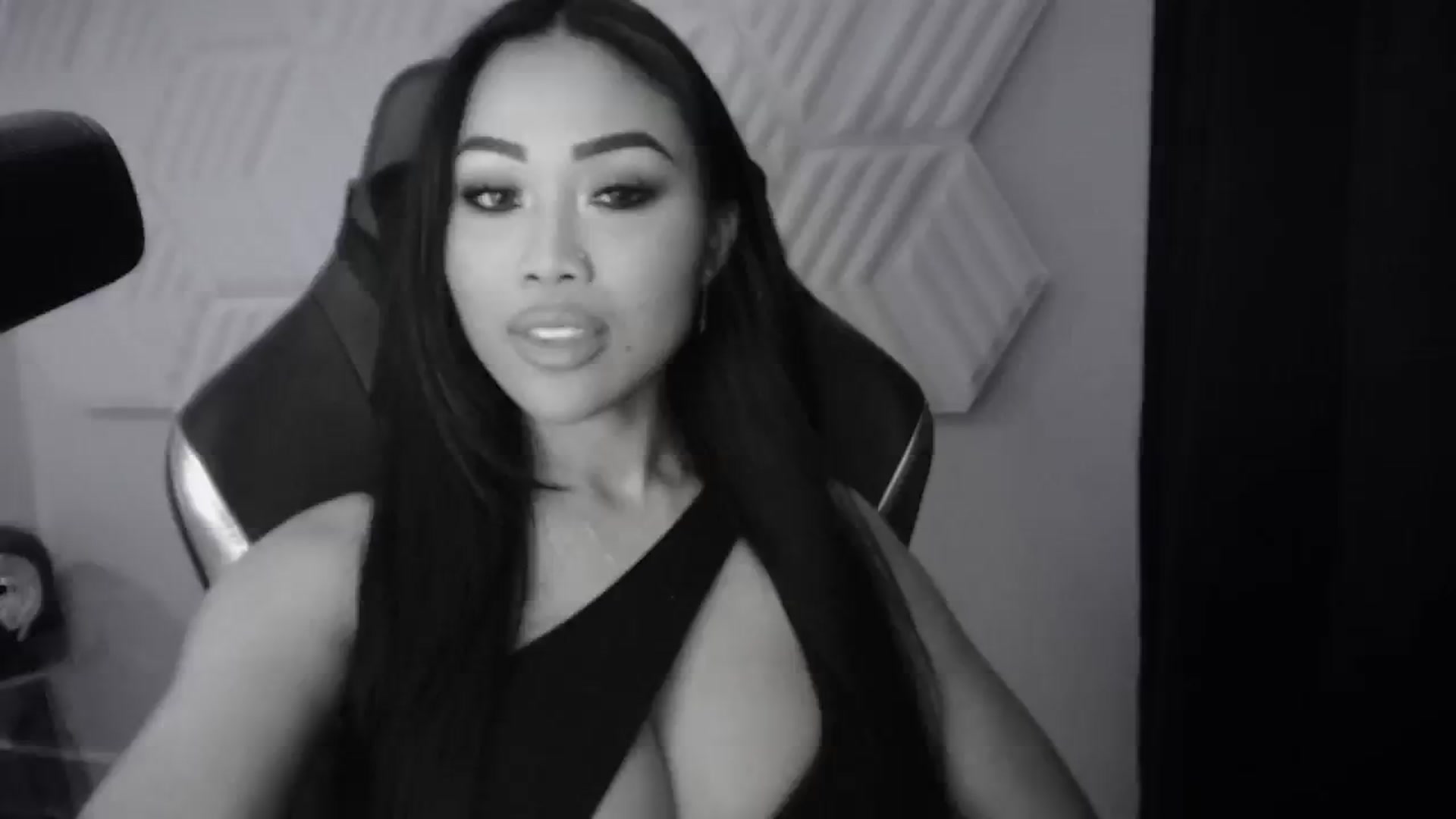 Gallery image thumbnail from SinCityVEE's myfreecams stream on, 11/08/2024, 11:26 image 2 of 20