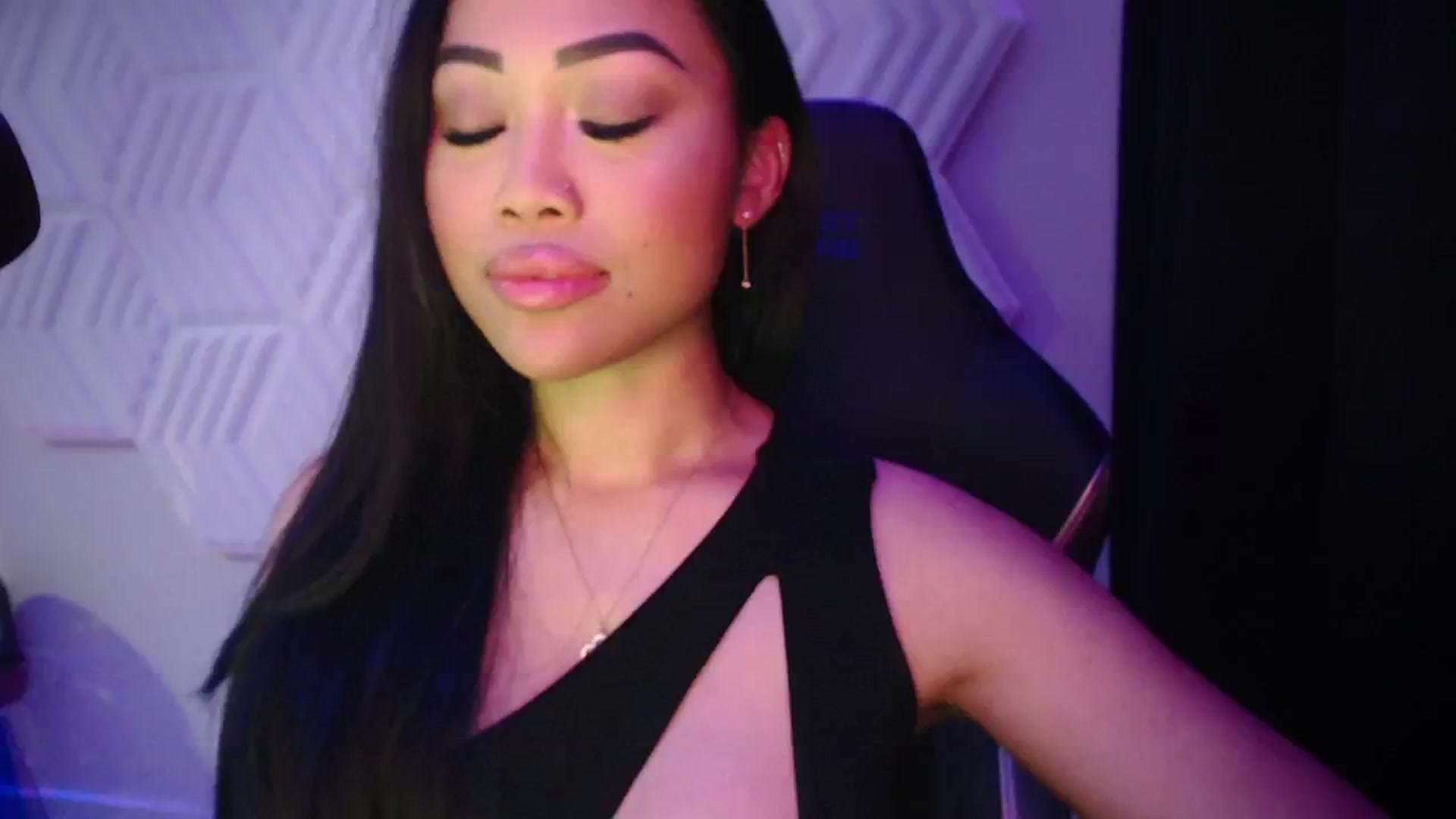 Gallery image thumbnail from SinCityVEE's myfreecams stream on, 11/08/2024, 11:26 image 19 of 20