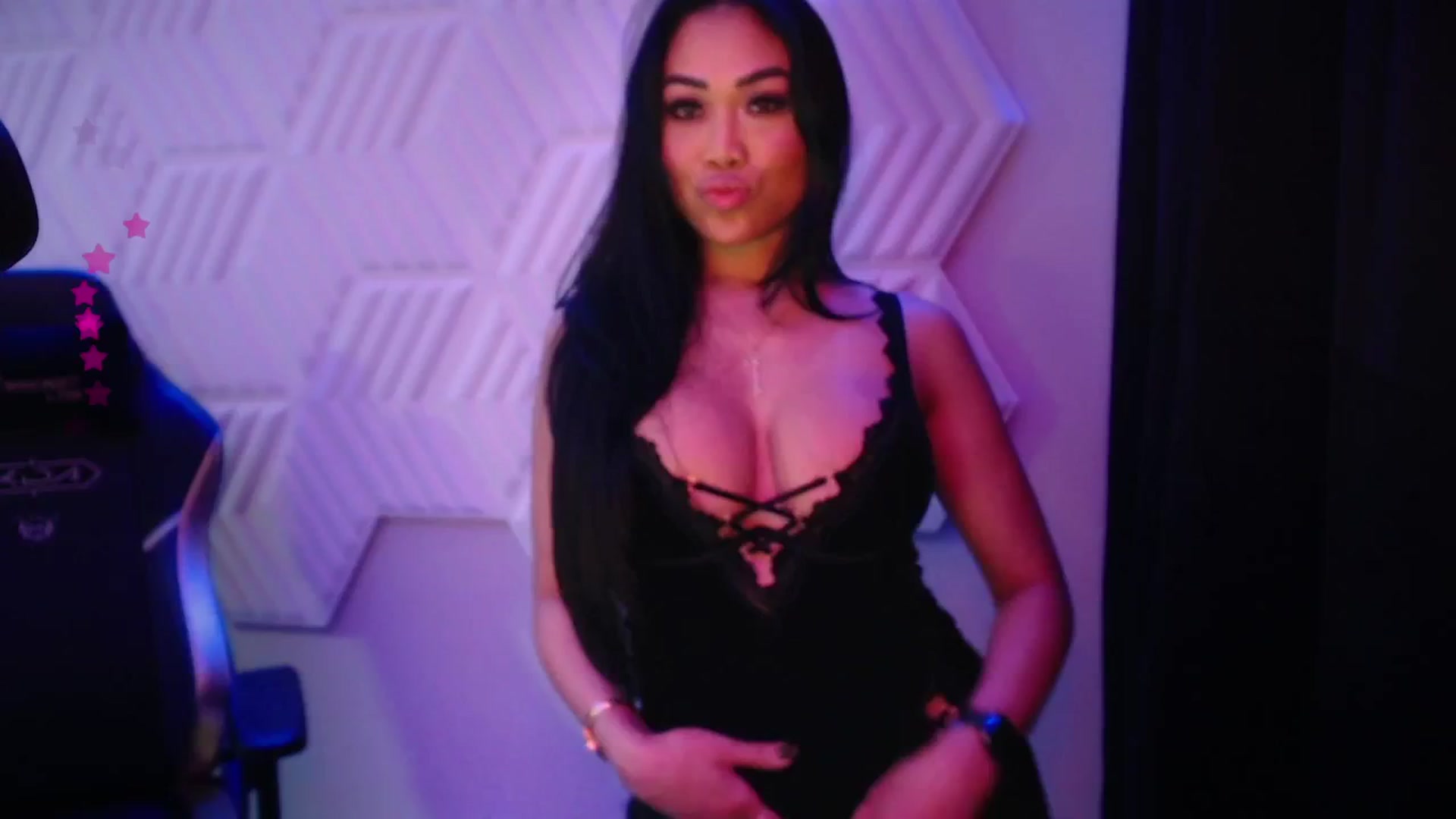 Gallery image thumbnail from SinCityVEE's myfreecams stream on, 11/09/2024, 10:03 image 18 of 20