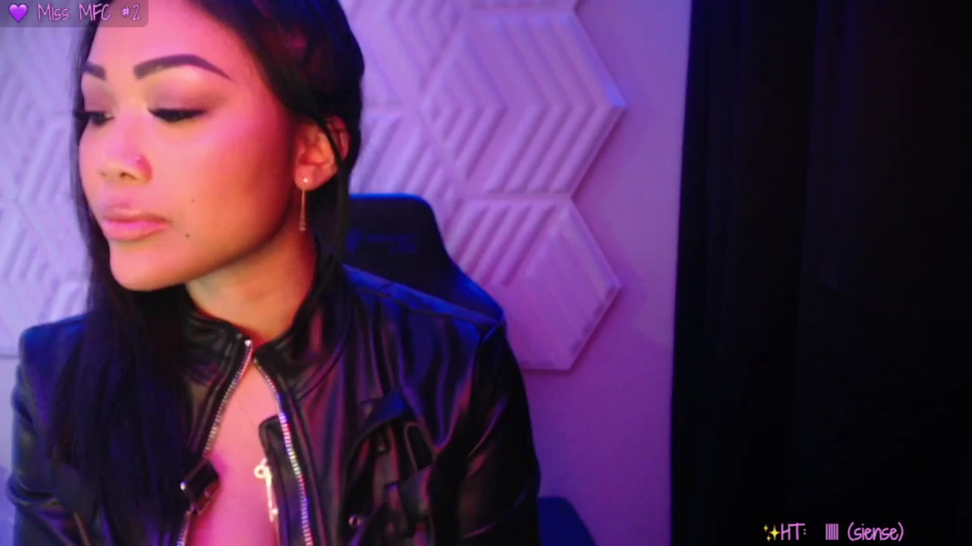 Gallery image thumbnail from SinCityVEE's myfreecams stream on, 11/14/2024, 08:23 image 8 of 20